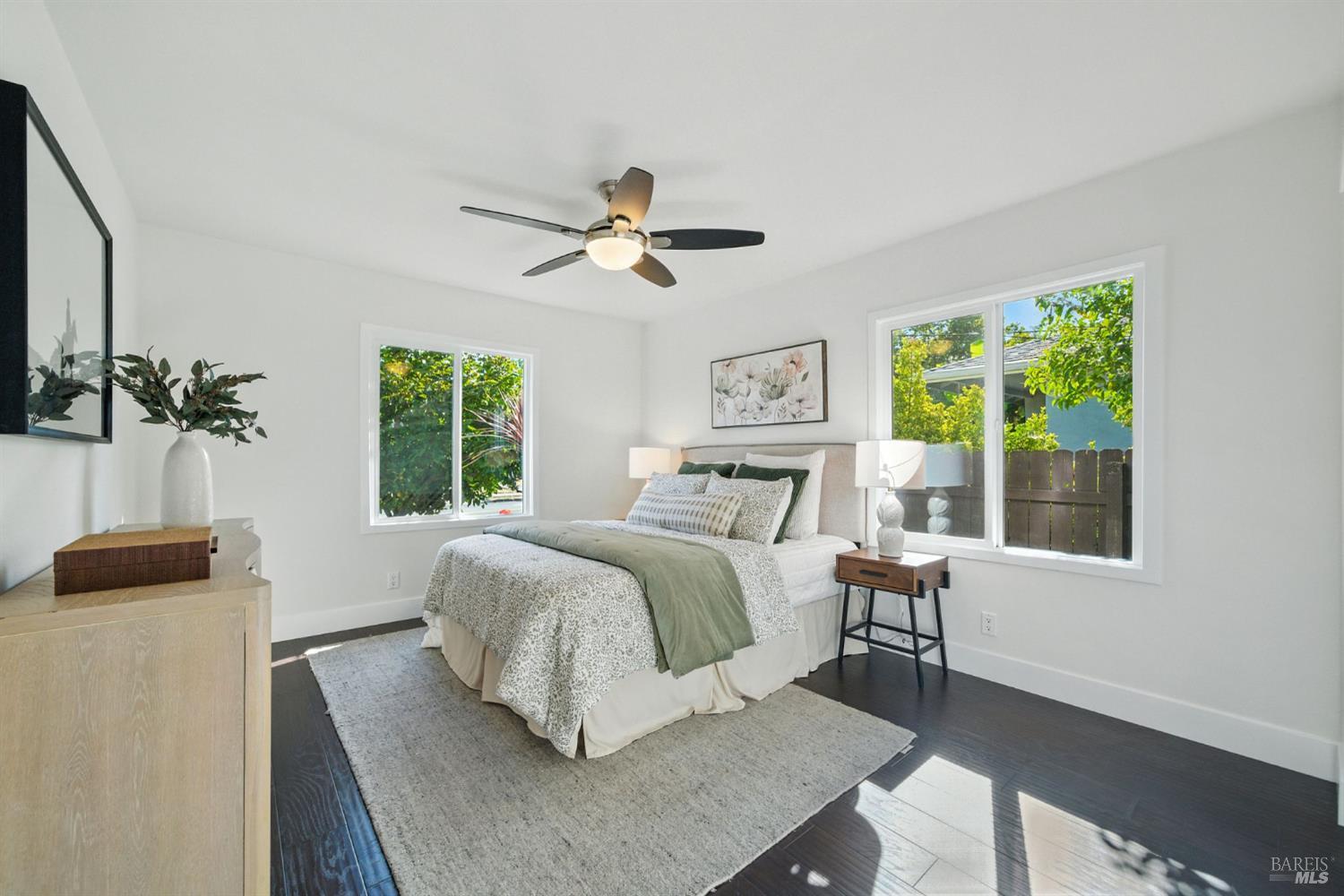 Petaluma, California, 94952, United States, 2 Bedrooms Bedrooms, ,1 BathroomBathrooms,Residential,For Sale,1934208