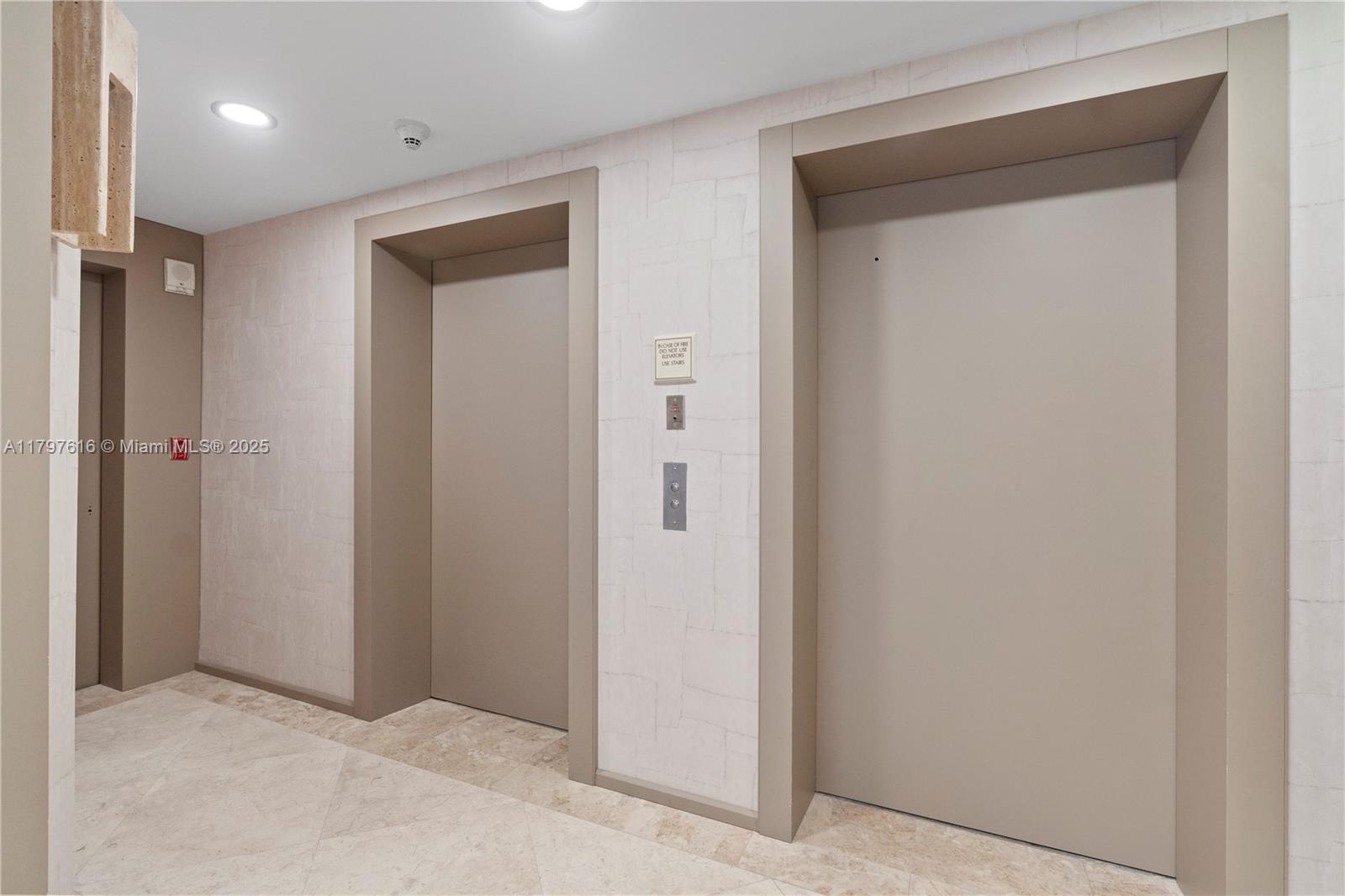 Sunny Isles Beach, Florida, 33160, United States, 3 Bedrooms Bedrooms, ,5 BathroomsBathrooms,Residential,For Sale,1796970