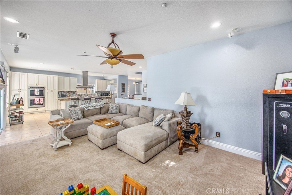 Highland, California, 92346, United States, 5 Bedrooms Bedrooms, ,5 BathroomsBathrooms,Residential,For Sale,1989882