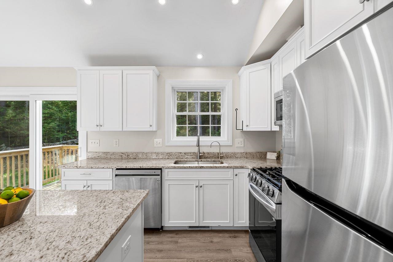 Mont Vernon, New Hampshire, 03057, United States, 3 Bedrooms Bedrooms, ,1 BathroomBathrooms,Residential,For Sale,1998369