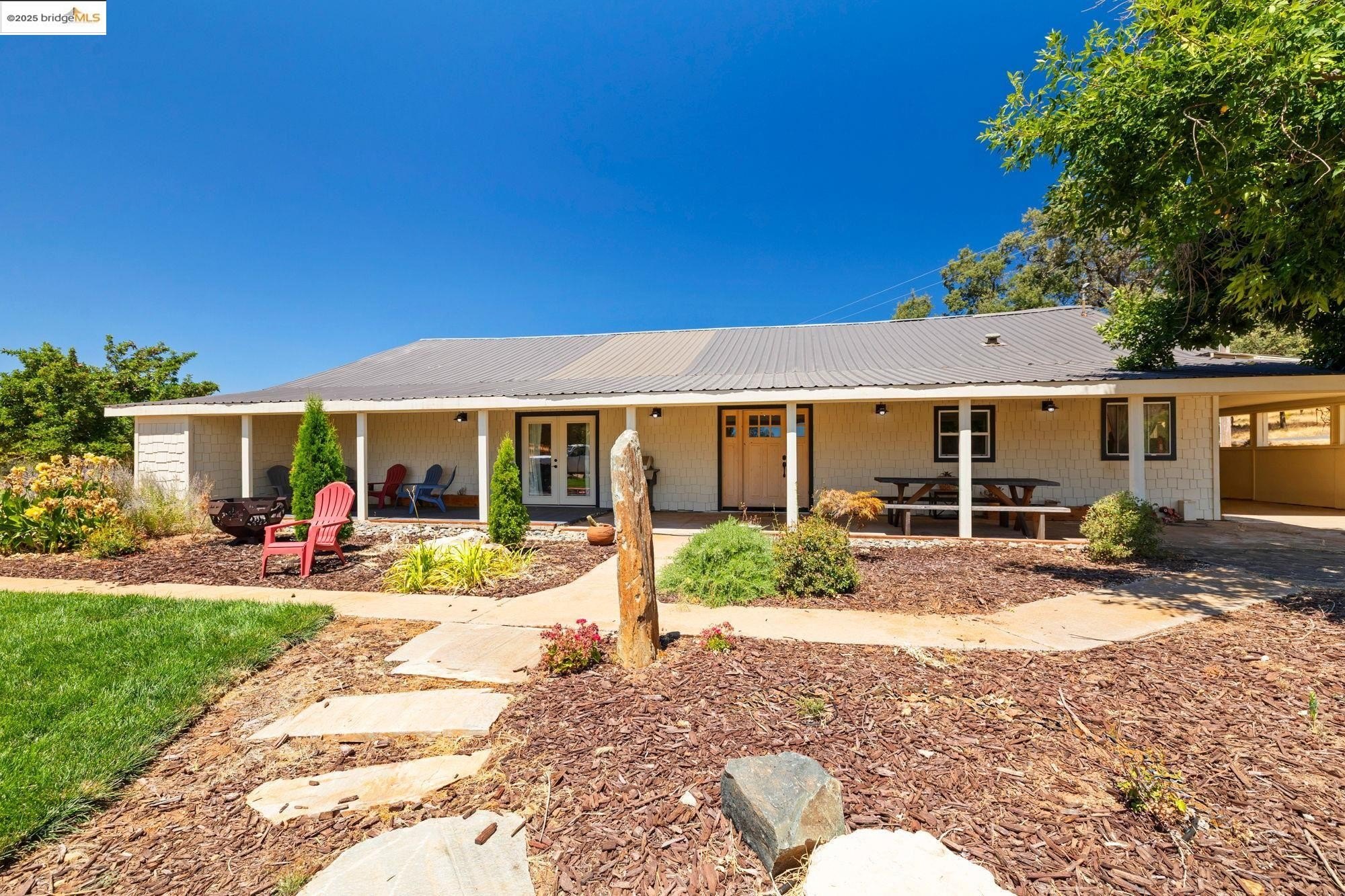 Murphys, California, 95247, United States, 5 Bedrooms Bedrooms, ,3 BathroomsBathrooms,Residential,For Sale,1905942