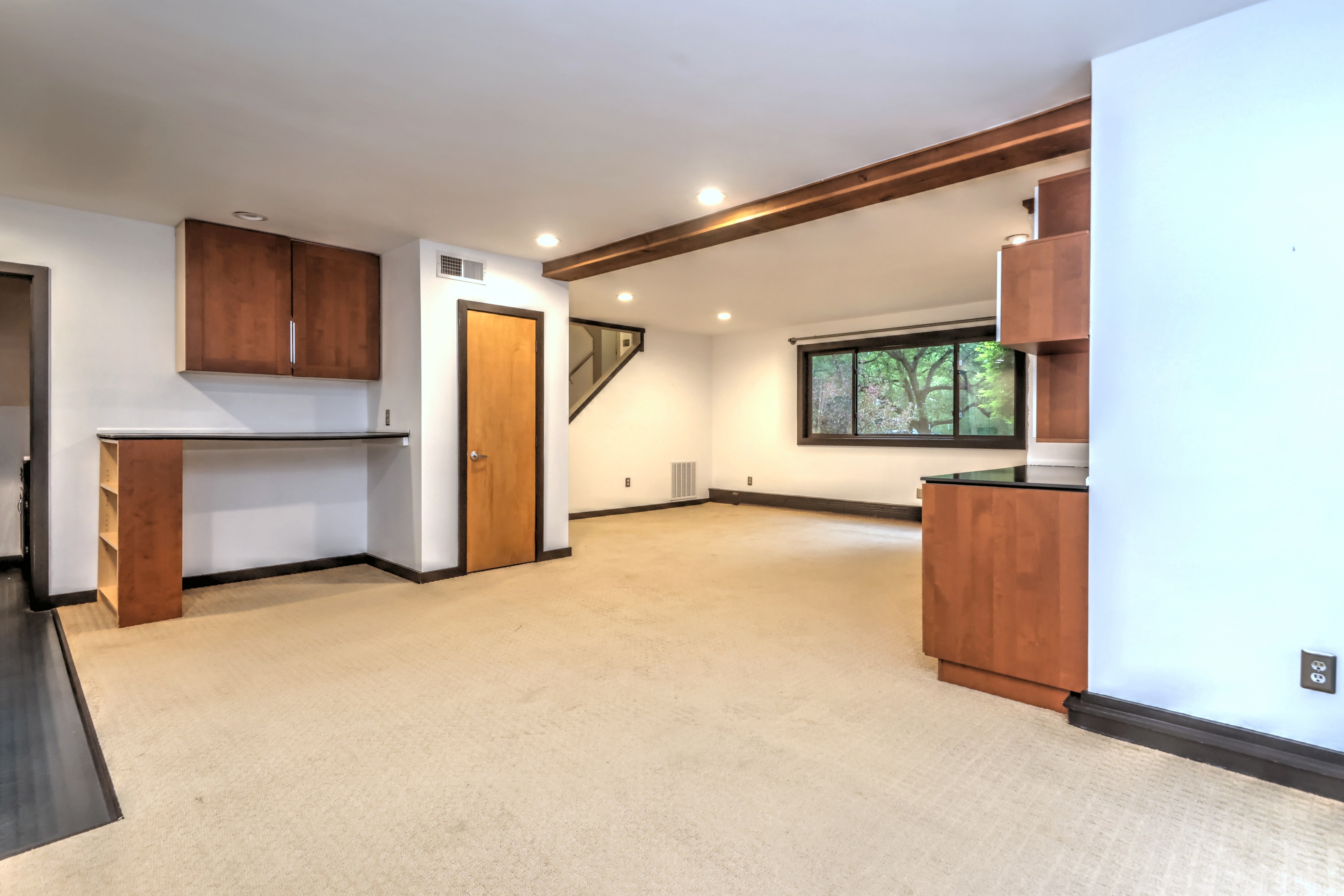  Sophisticated Contemporary set in a Serene Setting - 物件實景