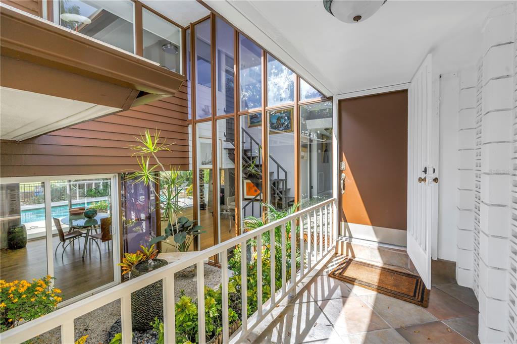 St Petersburg, Florida, 33704, United States, 4 Bedrooms Bedrooms, ,4 BathroomsBathrooms,Residential,For Sale,1991901