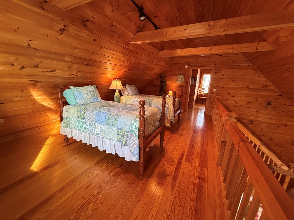 Ellijay, Georgia, 30536, United States, 3 Bedrooms Bedrooms, ,3 BathroomsBathrooms,Residential,For Sale,2009787