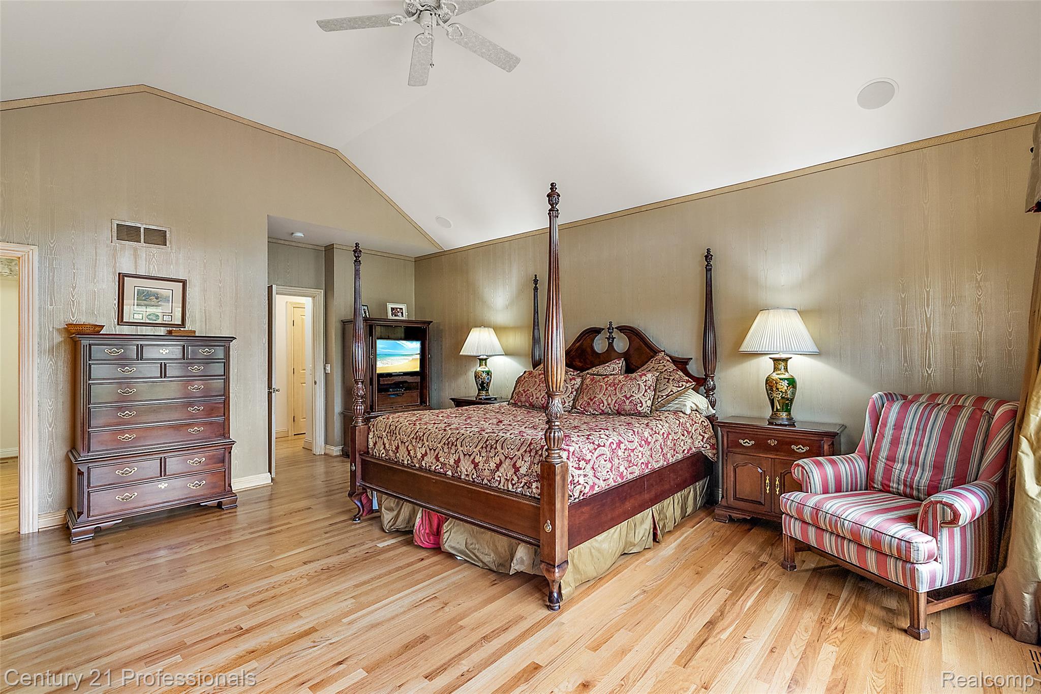 GrandBlanc, Michigan, 48439, United States, 4 Bedrooms Bedrooms, ,5 BathroomsBathrooms,Residential,For Sale,1980457