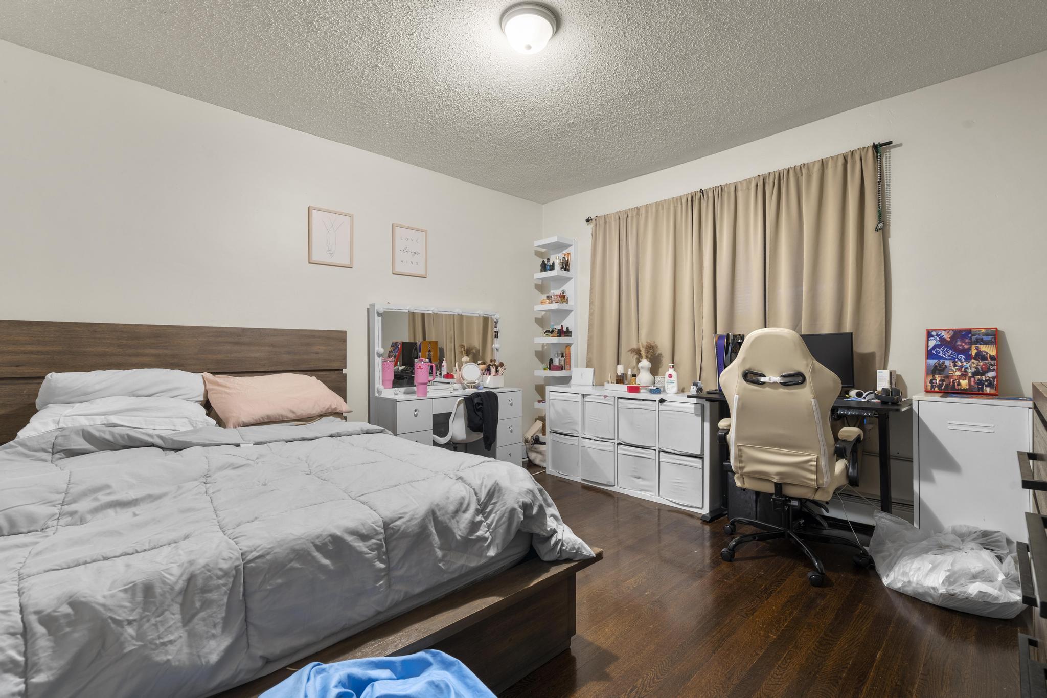 New Britain, Connecticut, 06053, United States, 6 Bedrooms Bedrooms, ,3 BathroomsBathrooms,Residential,For Sale,1989479