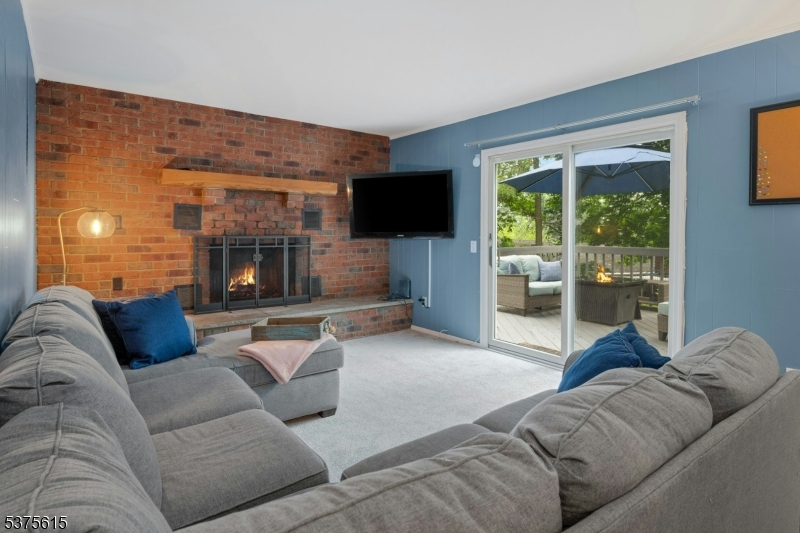 Rockaway Boro, New Jersey, 07866, United States, 3 Bedrooms Bedrooms, ,3 BathroomsBathrooms,Residential,For Sale,1918524