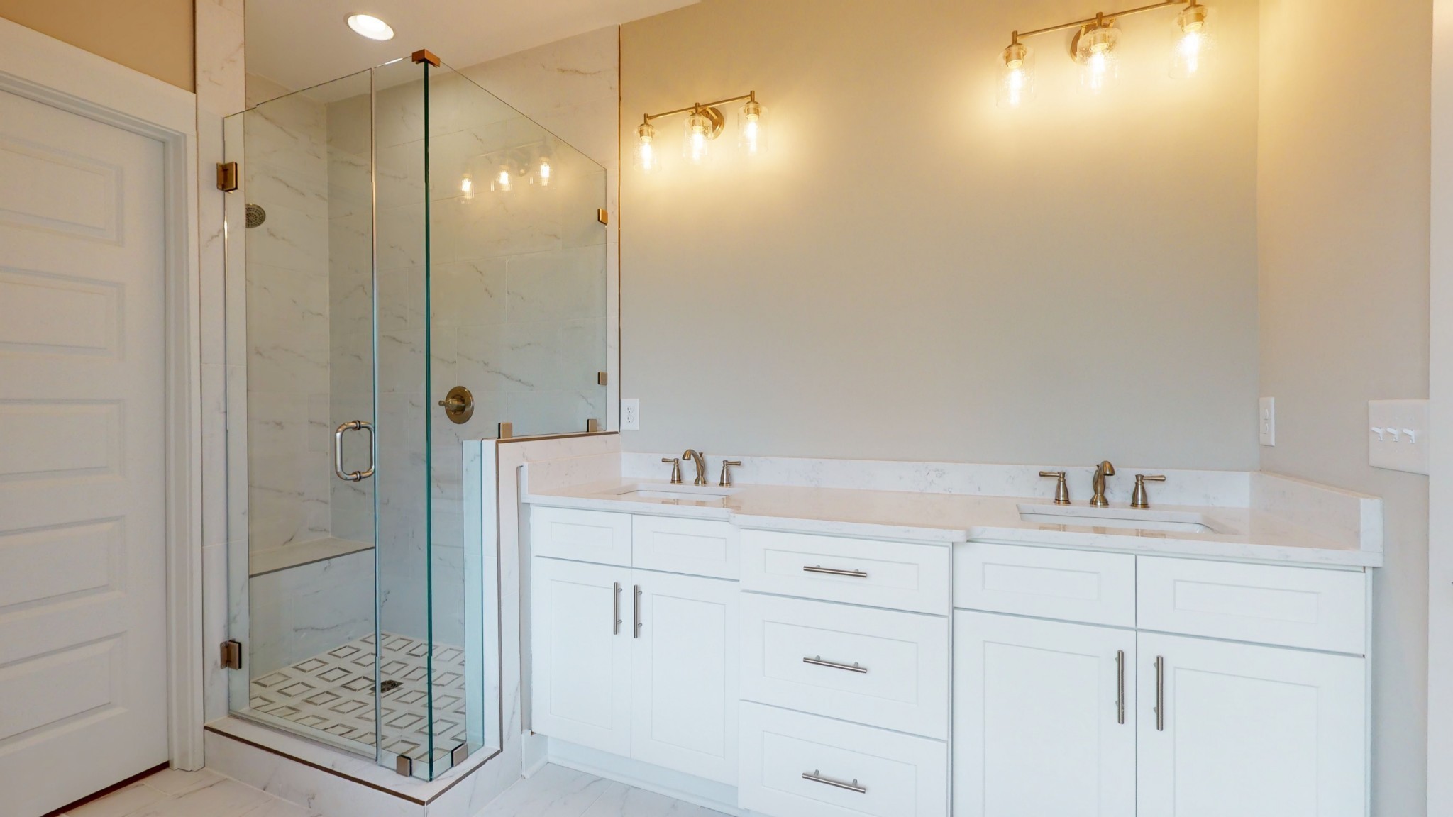 Winchester, Tennessee, 37398, United States, 4 Bedrooms Bedrooms, ,3 BathroomsBathrooms,Residential,For Sale,1980972