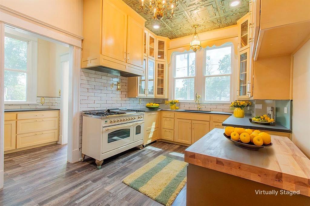 Waco, Texas, 76707, United States, 3 Bedrooms Bedrooms, ,4 BathroomsBathrooms,Residential,For Sale,1897293