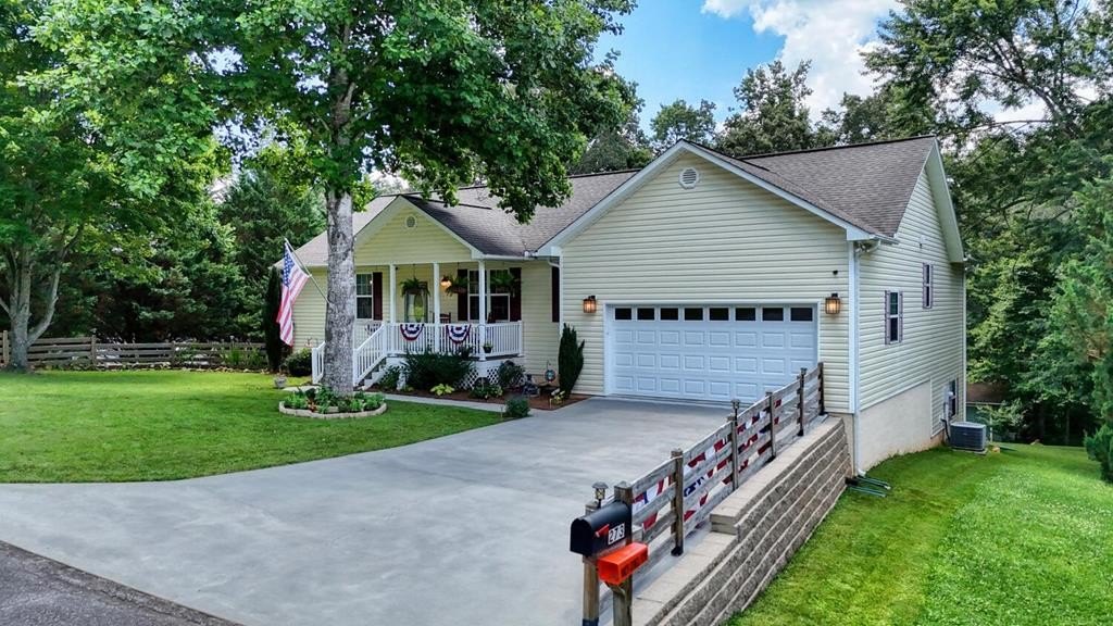 Blairsville, Georgia, 30512, United States, 4 Bedrooms Bedrooms, ,3 BathroomsBathrooms,Residential,For Sale,1893432