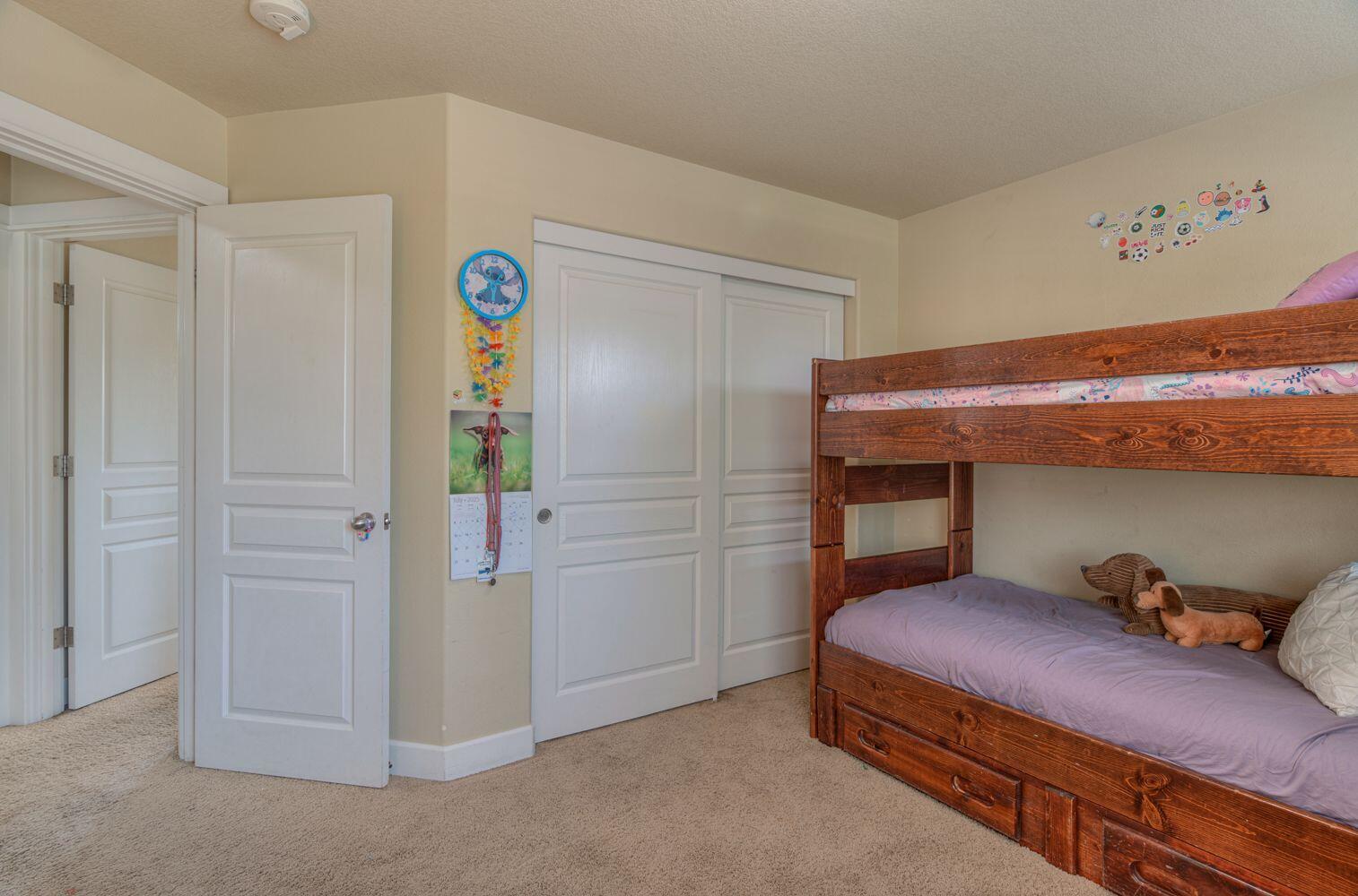 Redmond, Oregon, 97756, United States, 4 Bedrooms Bedrooms, ,3 BathroomsBathrooms,Residential,For Sale,1898439