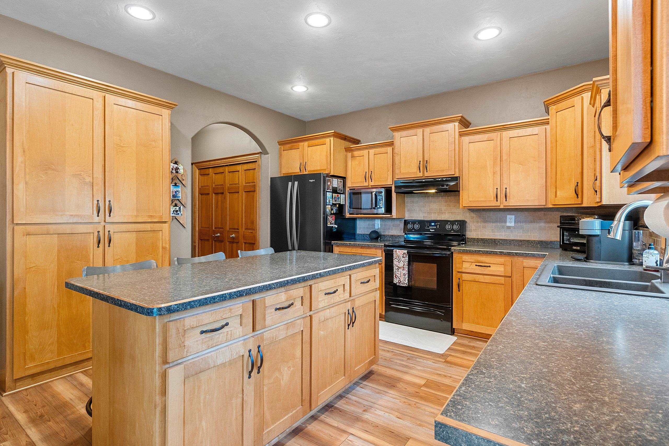 APPLETON, Wisconsin, 54913, United States, 4 Bedrooms Bedrooms, ,3 BathroomsBathrooms,Residential,For Sale,1960996