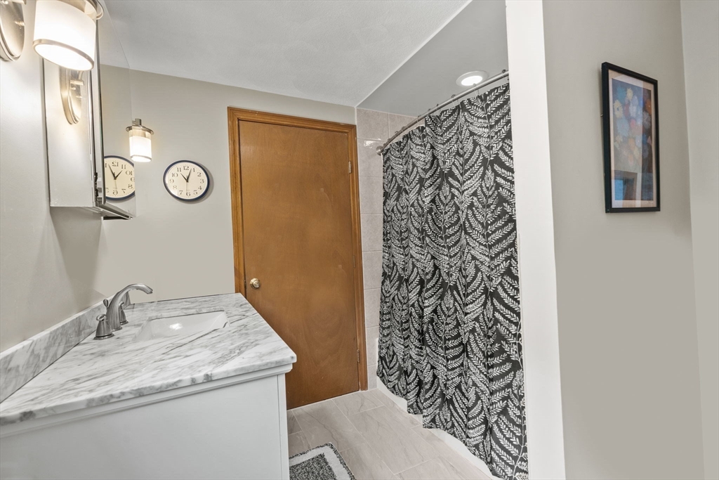 Lynn, Massachusetts, 01904, United States, 4 Bedrooms Bedrooms, ,2 BathroomsBathrooms,Residential,For Sale,2048427