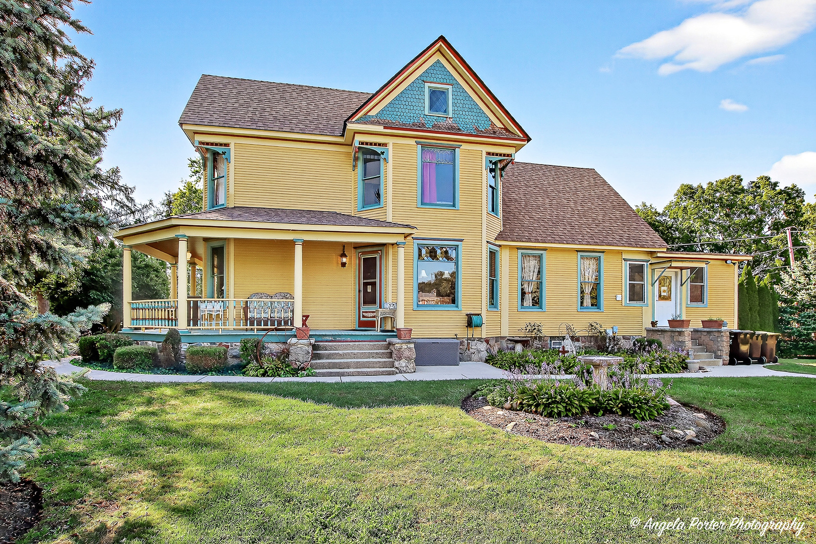 Crystal Lake, Illinois, 60014, United States, 4 Bedrooms Bedrooms, ,2 BathroomsBathrooms,Residential,For Sale,1982746