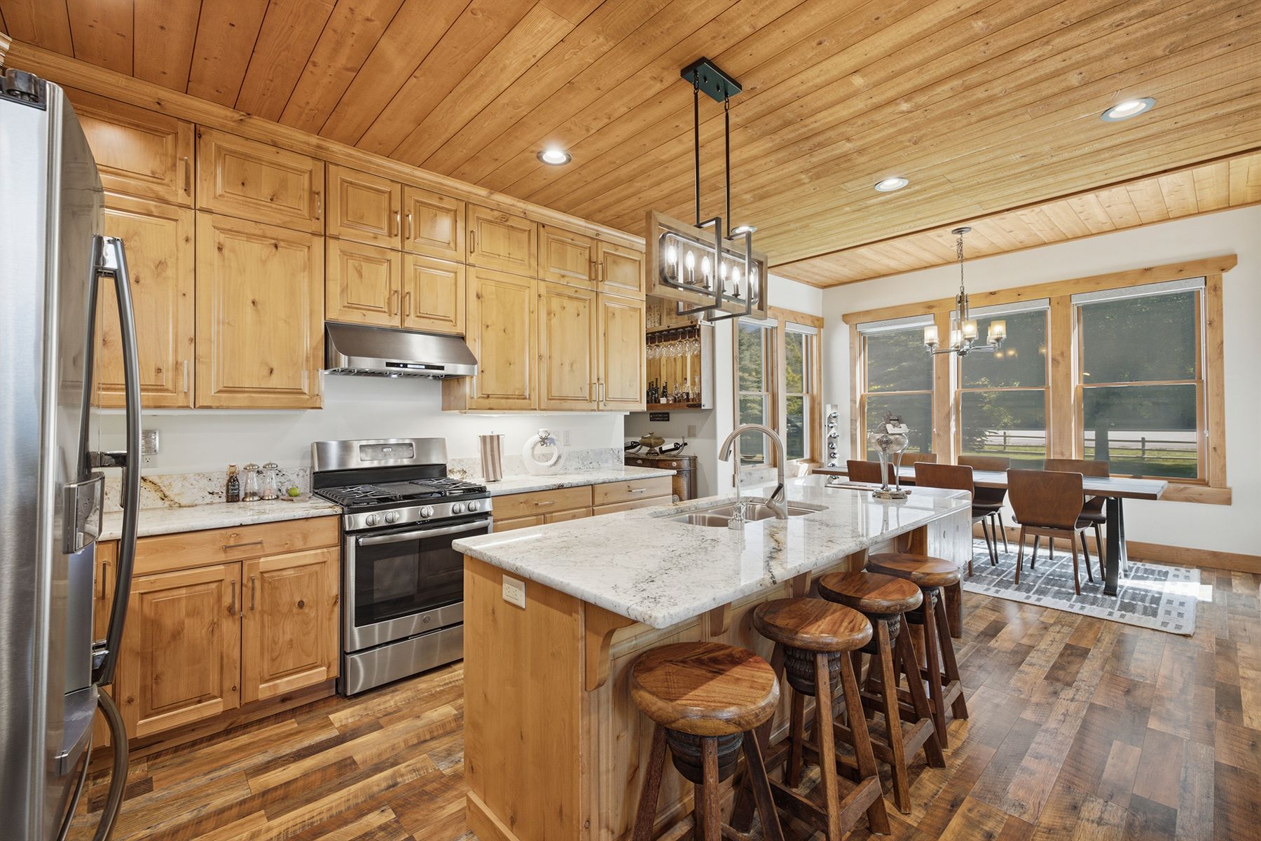  Elevated Living at Alpine Airpark - 物件實景