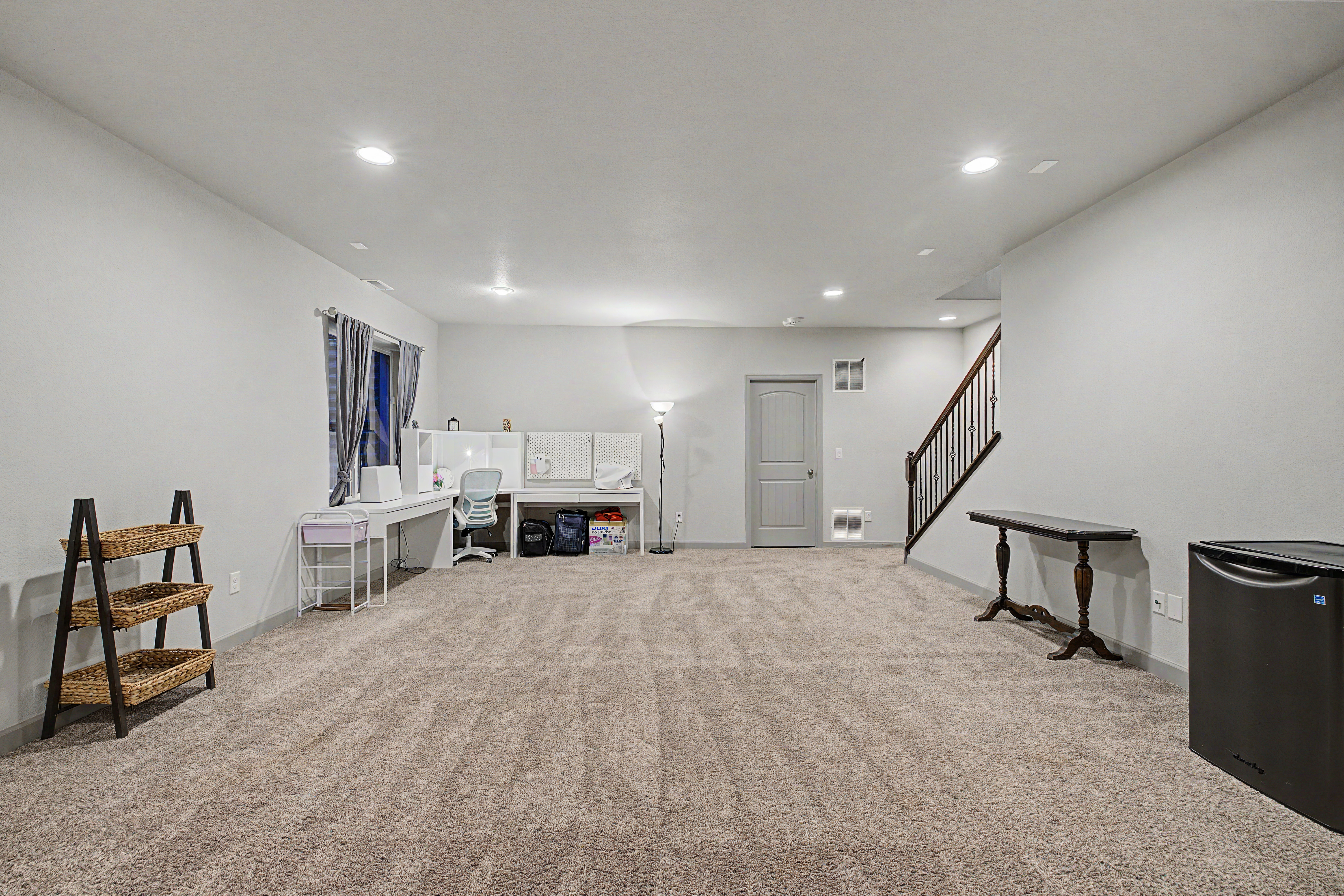  Incredible Garage Space - 物件實景