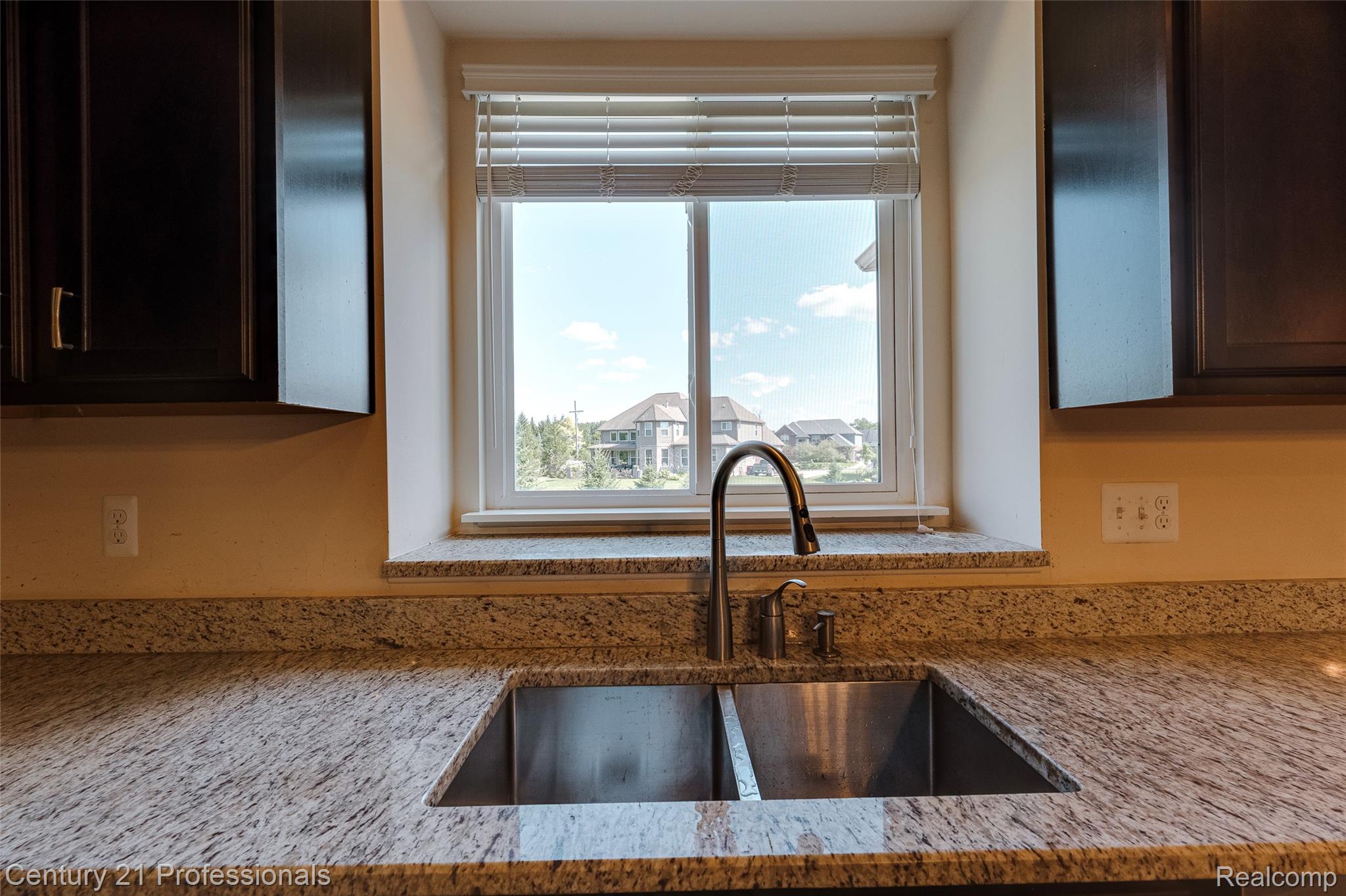 Canton, Michigan, 48187, United States, 5 Bedrooms Bedrooms, ,6 BathroomsBathrooms,Residential,For Sale,1908049