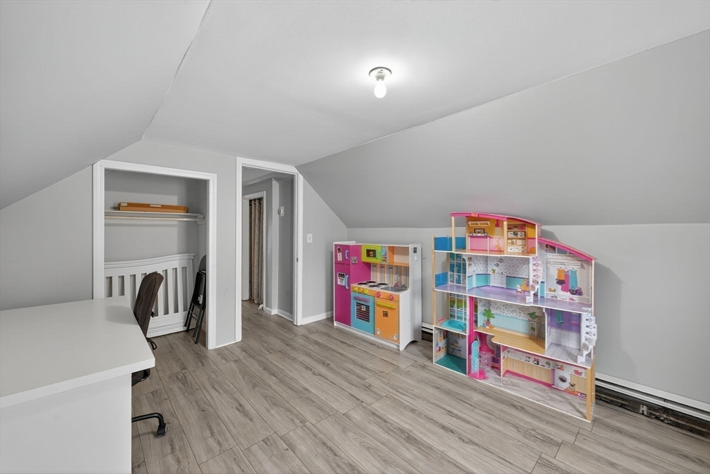 Dracut, Massachusetts, 01826, United States, 4 Bedrooms Bedrooms, ,2 BathroomsBathrooms,Residential,For Sale,1937209