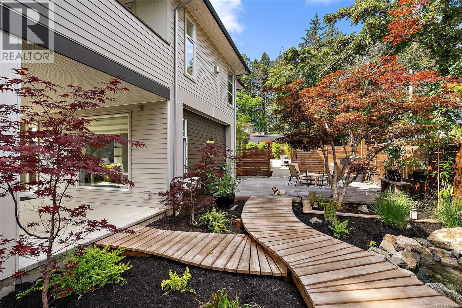 CENTRAL SAANICH, British Columbia, V8M 2G2, CA, 3 Bedrooms Bedrooms, ,4 BathroomsBathrooms,Residential,For Sale,1907005