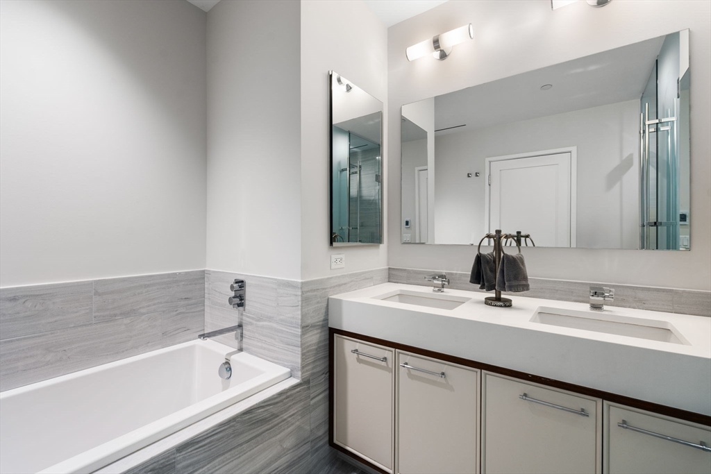 Boston, Massachusetts, 02115, United States, 5 Bedrooms Bedrooms, ,7 BathroomsBathrooms,Residential,For Sale,1688513