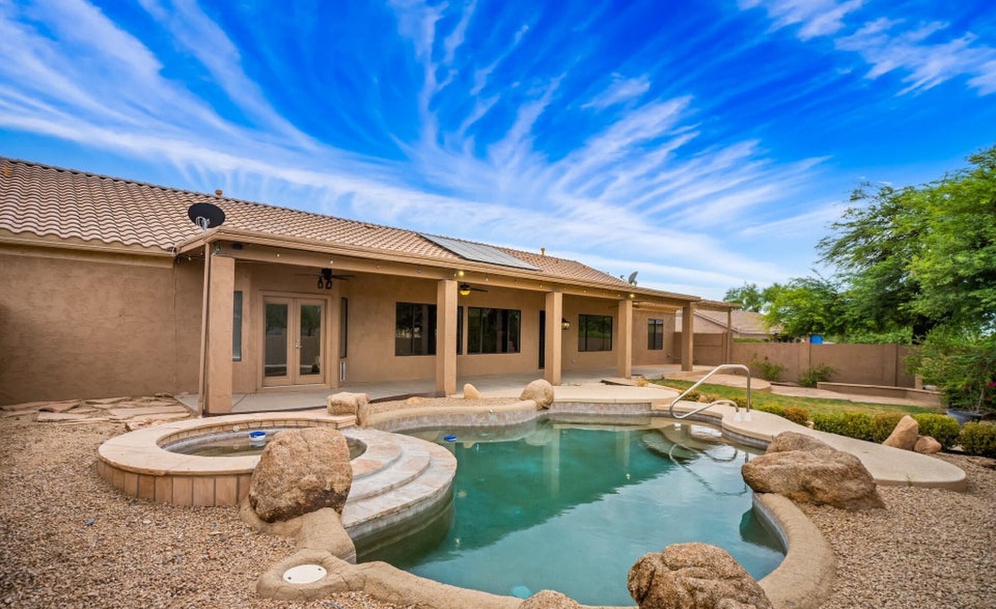  512 E Jordon Lane  Phoenix, AZ - 物件實景