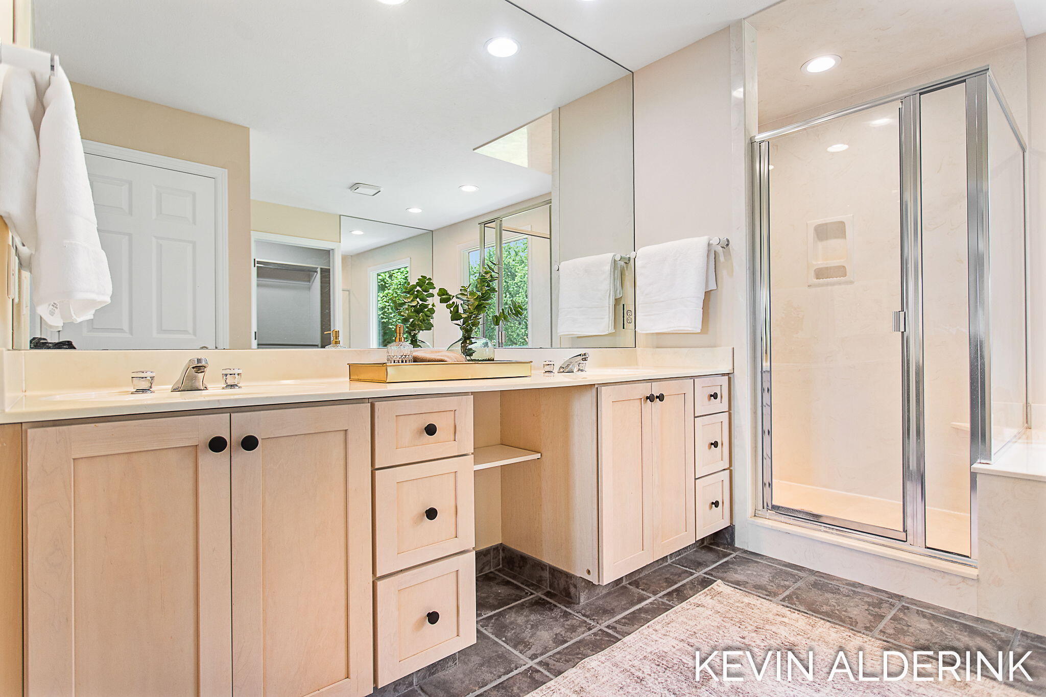 Holland, Michigan, 49423, United States, 5 Bedrooms Bedrooms, ,6 BathroomsBathrooms,Residential,For Sale,1908237