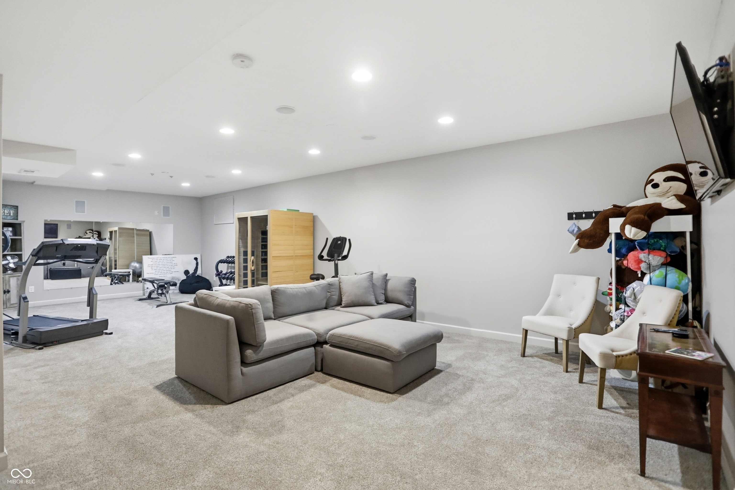 Bargersville, Indiana, 46106, United States, 5 Bedrooms Bedrooms, ,6 BathroomsBathrooms,Residential,For Sale,1992401