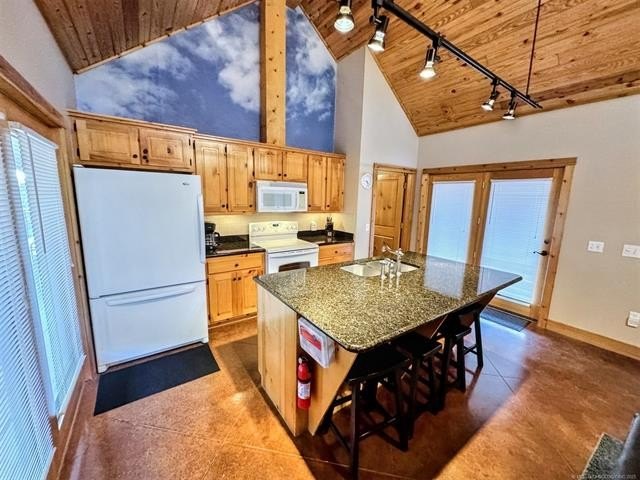 Cookson, Oklahoma, 74427, United States, 8 Bedrooms Bedrooms, ,10 BathroomsBathrooms,Residential,For Sale,1825365