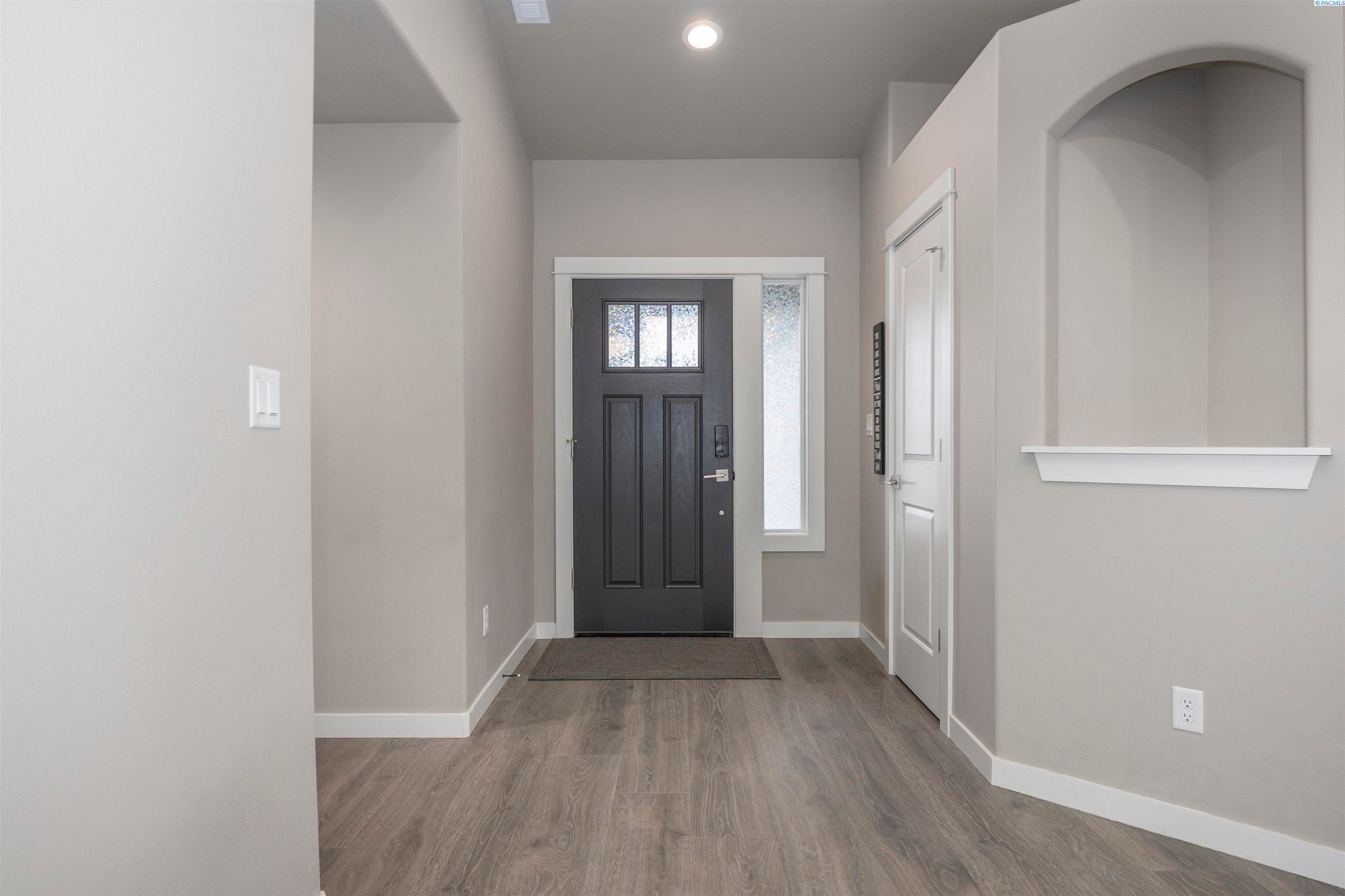 Prosser, Washington, 99350, United States, 3 Bedrooms Bedrooms, ,3 BathroomsBathrooms,Residential,For Sale,1994291