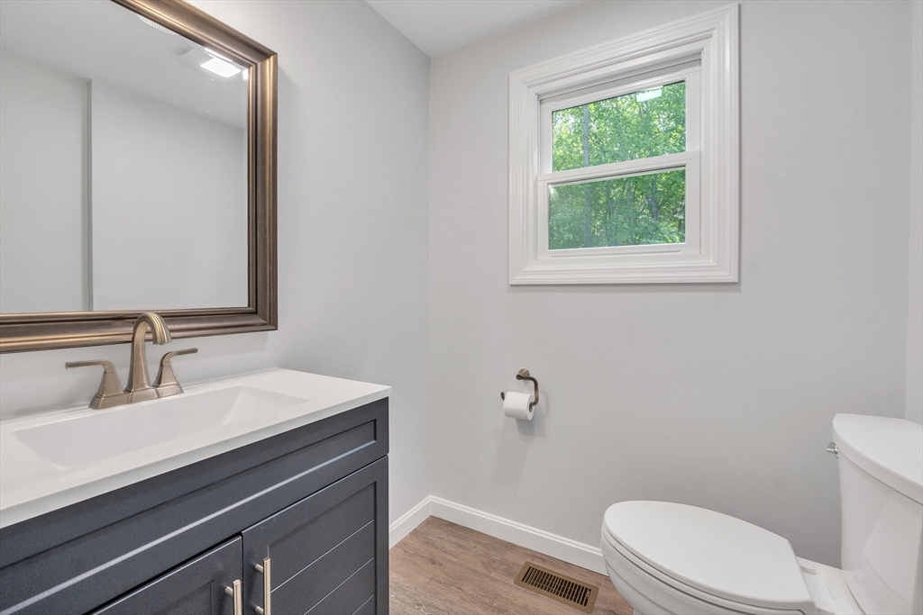 North Attleboro, Massachusetts, 02760, United States, 3 Bedrooms Bedrooms, ,Residential,For Sale,1872136