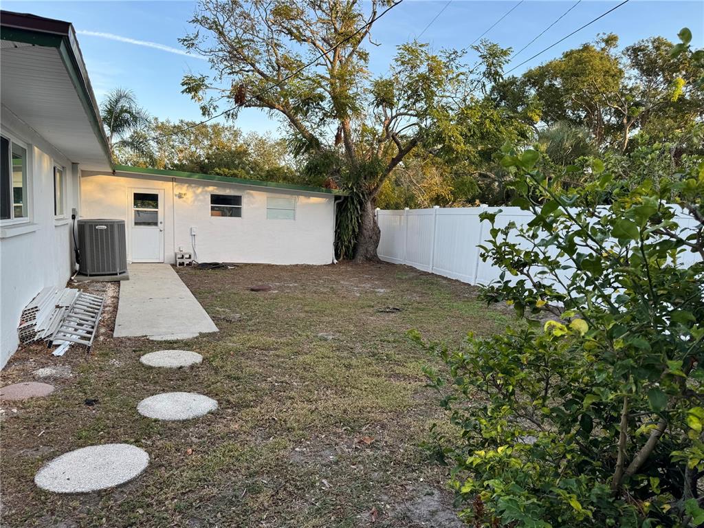 Sarasota, Florida, 34235, United States, 4 Bedrooms Bedrooms, ,3 BathroomsBathrooms,Residential,For Sale,1883388