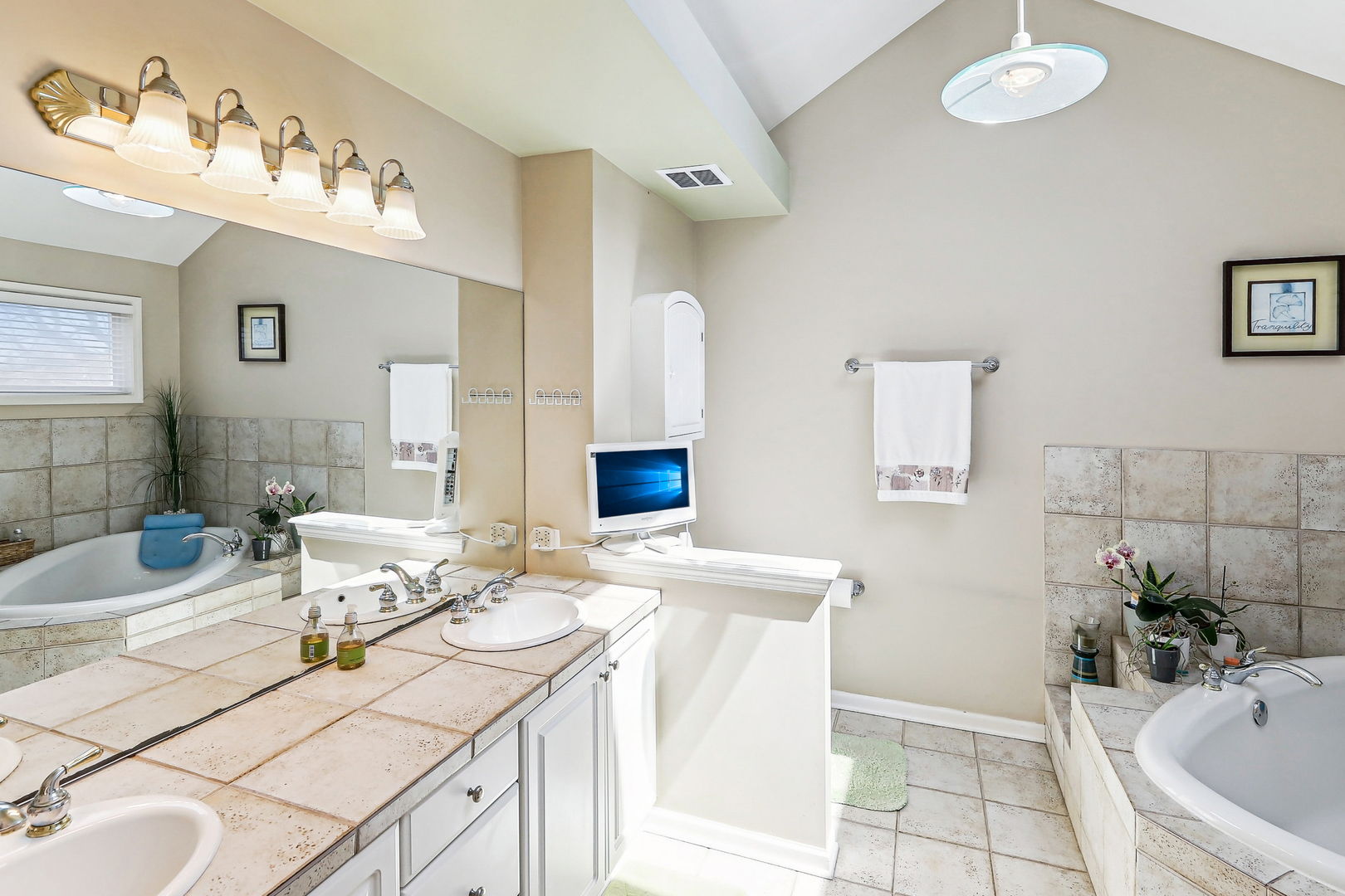 Orland Park, Illinois, 60467, United States, 5 Bedrooms Bedrooms, ,4 BathroomsBathrooms,Residential,For Sale,1784199