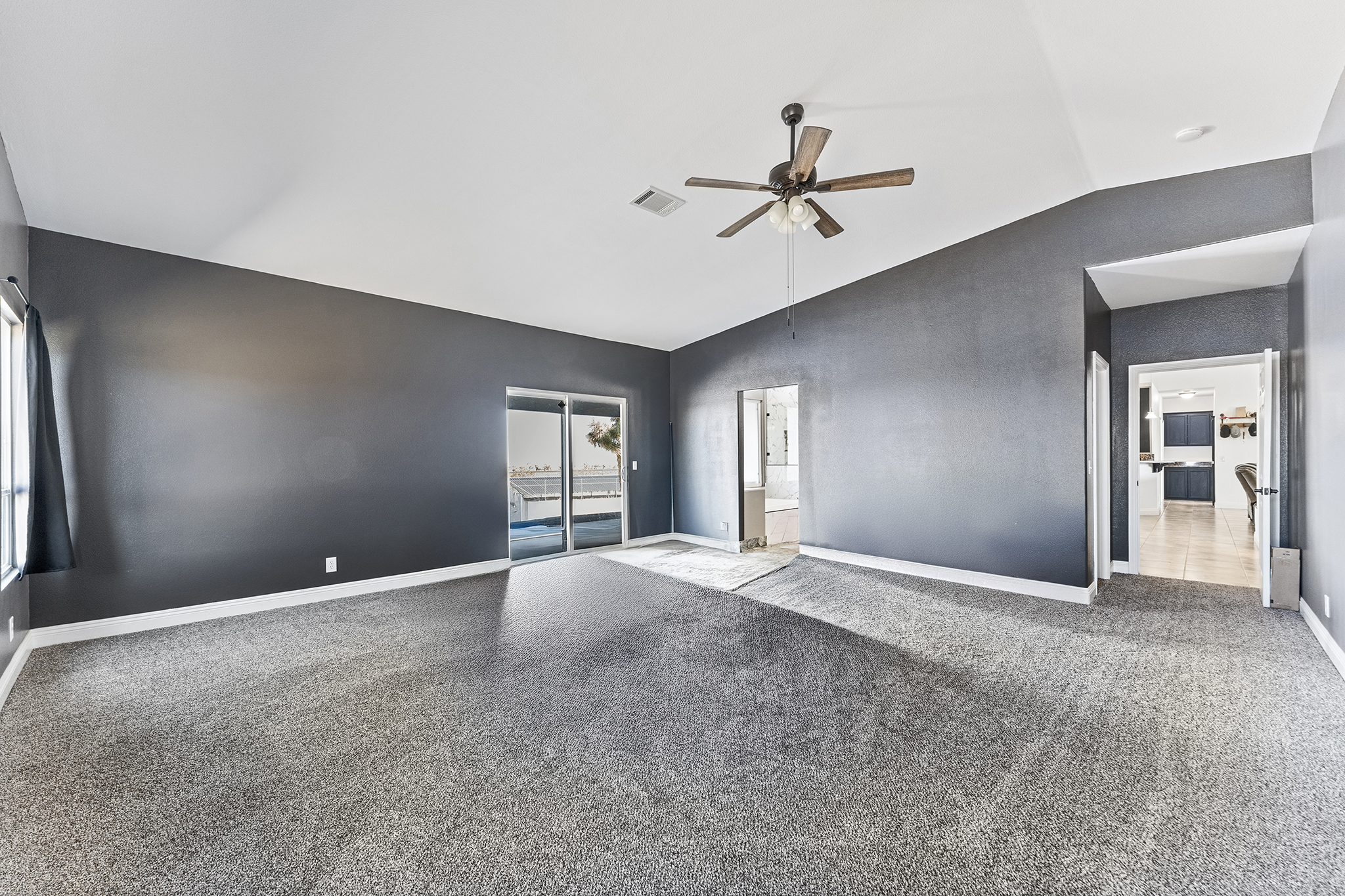 Pinon Hills, California, 92371, United States, 3 Bedrooms Bedrooms, ,2 BathroomsBathrooms,Residential,For Sale,1986100