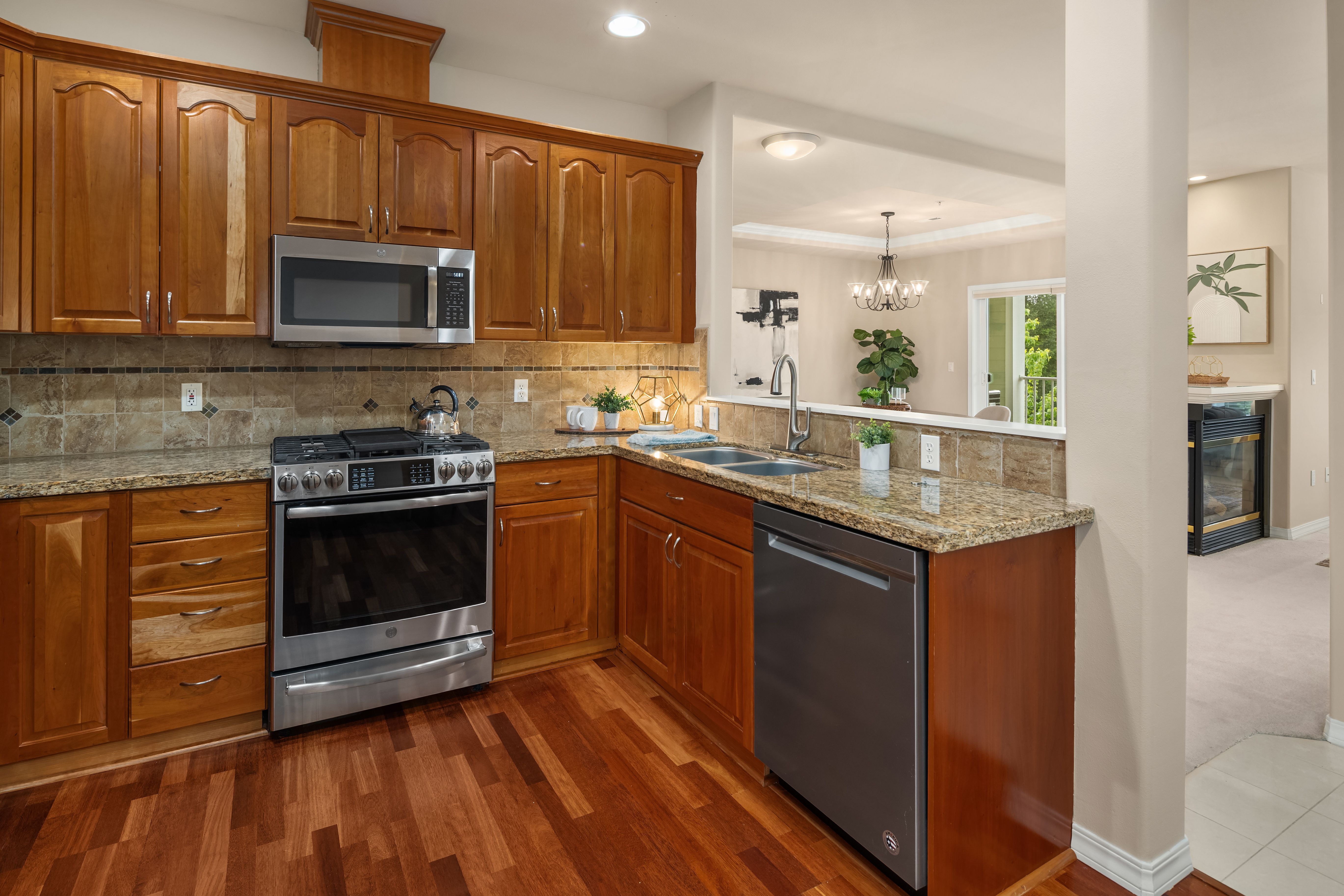  4406 Providence Point Place SE Unit #302, Issaquah, WA 98029 - 物件實景