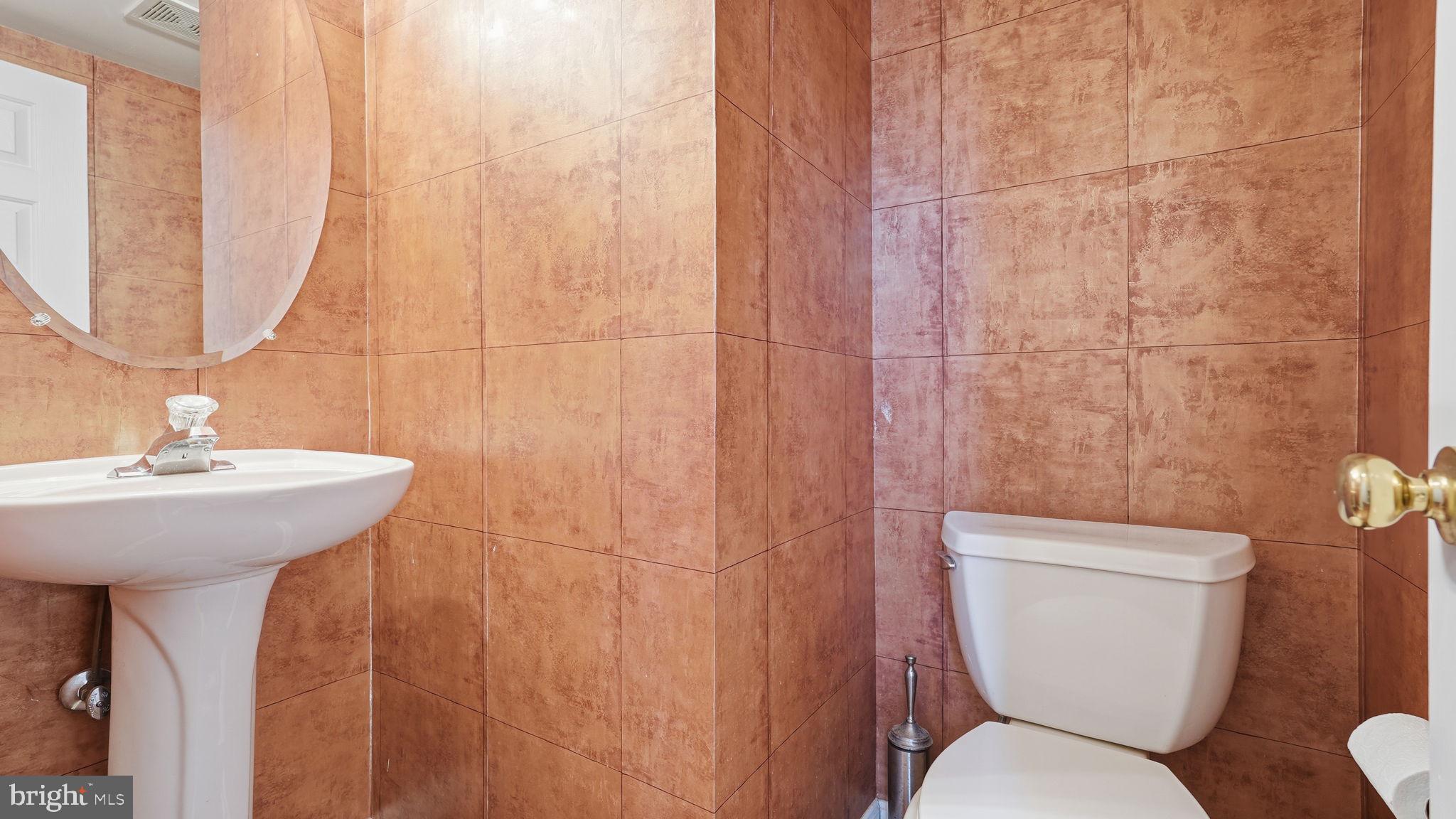 Lorton, Virginia, 22079, United States, 4 Bedrooms Bedrooms, ,3 BathroomsBathrooms,Residential,For Sale,2005654