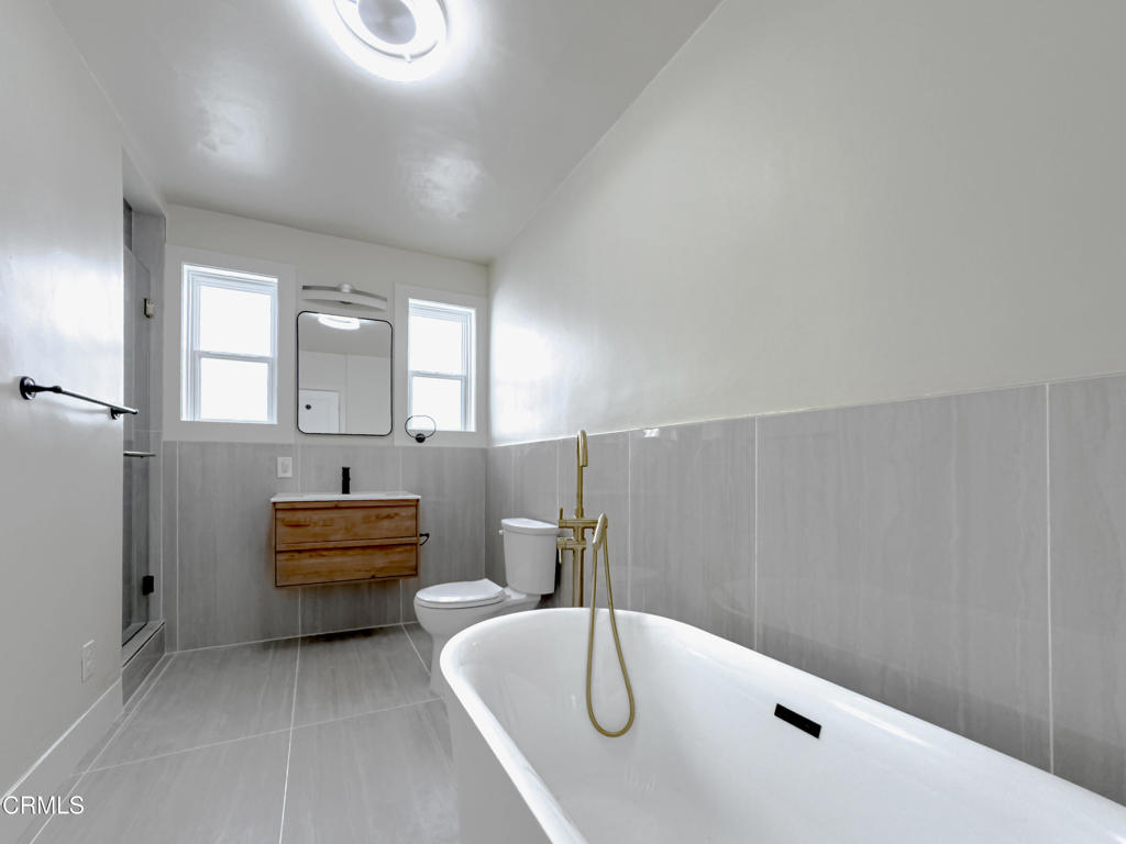 Los Angeles, California, 90036, United States, ,Residential,For Sale,1730001