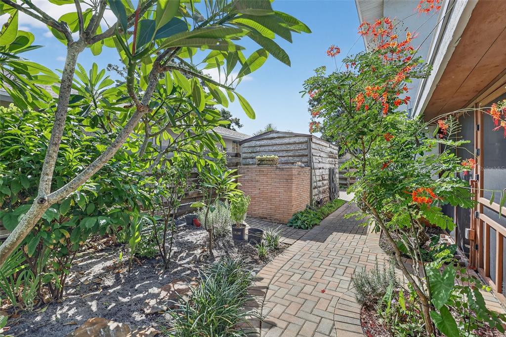 Seminole, Florida, 33776, United States, 3 Bedrooms Bedrooms, ,3 BathroomsBathrooms,Residential,For Sale,1989407