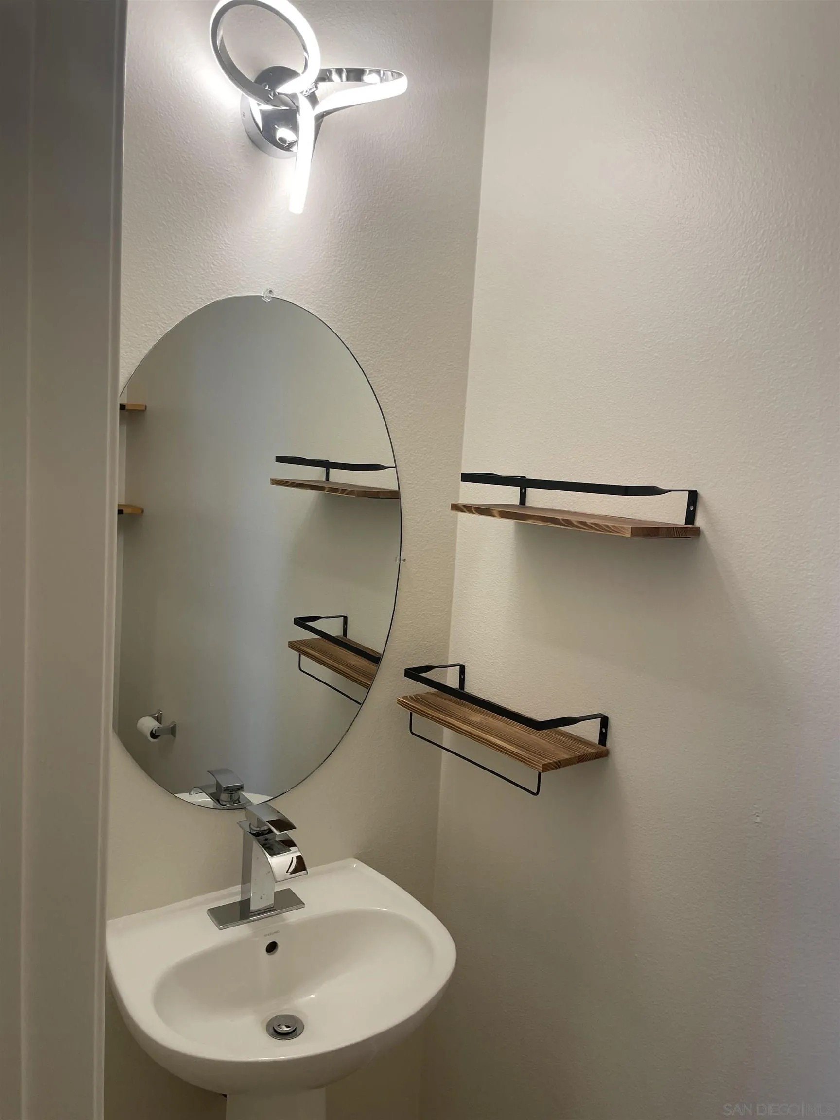 Chula Vista, California, 91915, United States, 2 Bedrooms Bedrooms, ,3 BathroomsBathrooms,Residential,For Sale,1951007