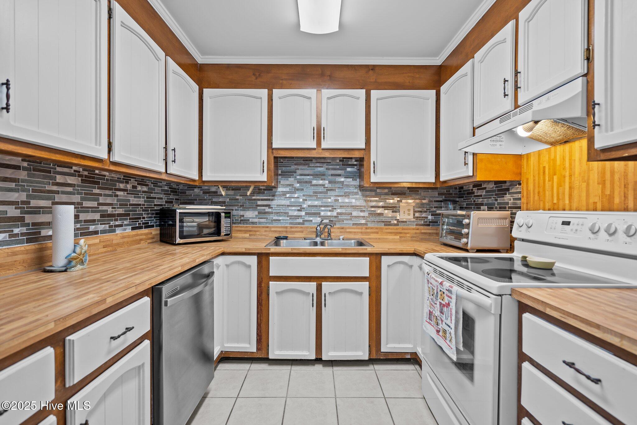 Carolina Beach, North Carolina, 28428, United States, 3 Bedrooms Bedrooms, ,2 BathroomsBathrooms,Residential,For Sale,1974214