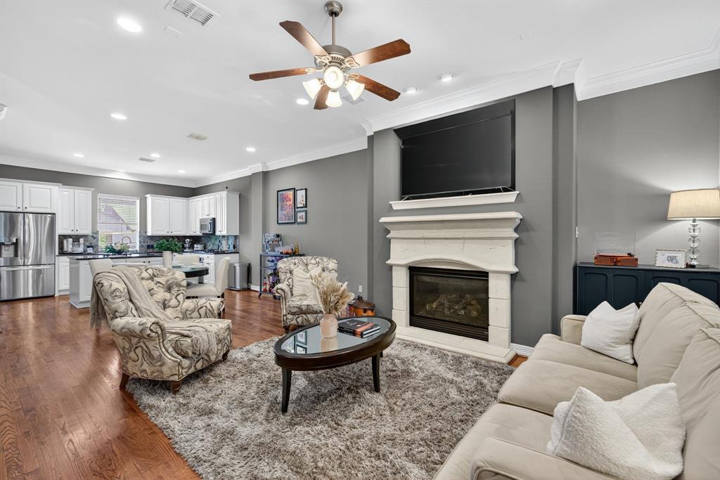 Dallas, Texas, 75219, United States, 2 Bedrooms Bedrooms, ,3 BathroomsBathrooms,Residential,For Sale,1996235