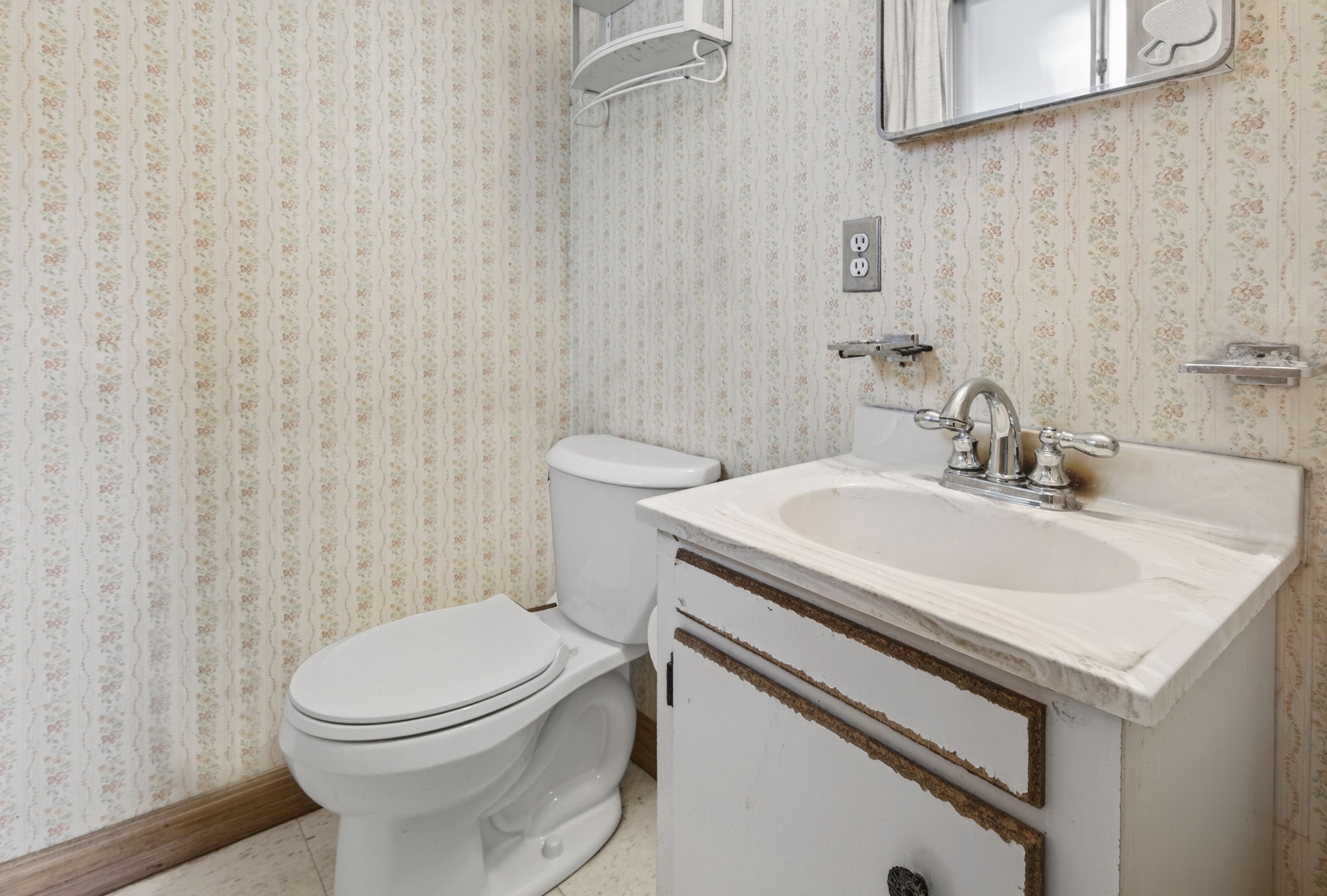  Opportunity Knocks with this Sprawling Ranch Home in Keewaydin Meadows - 物件實景