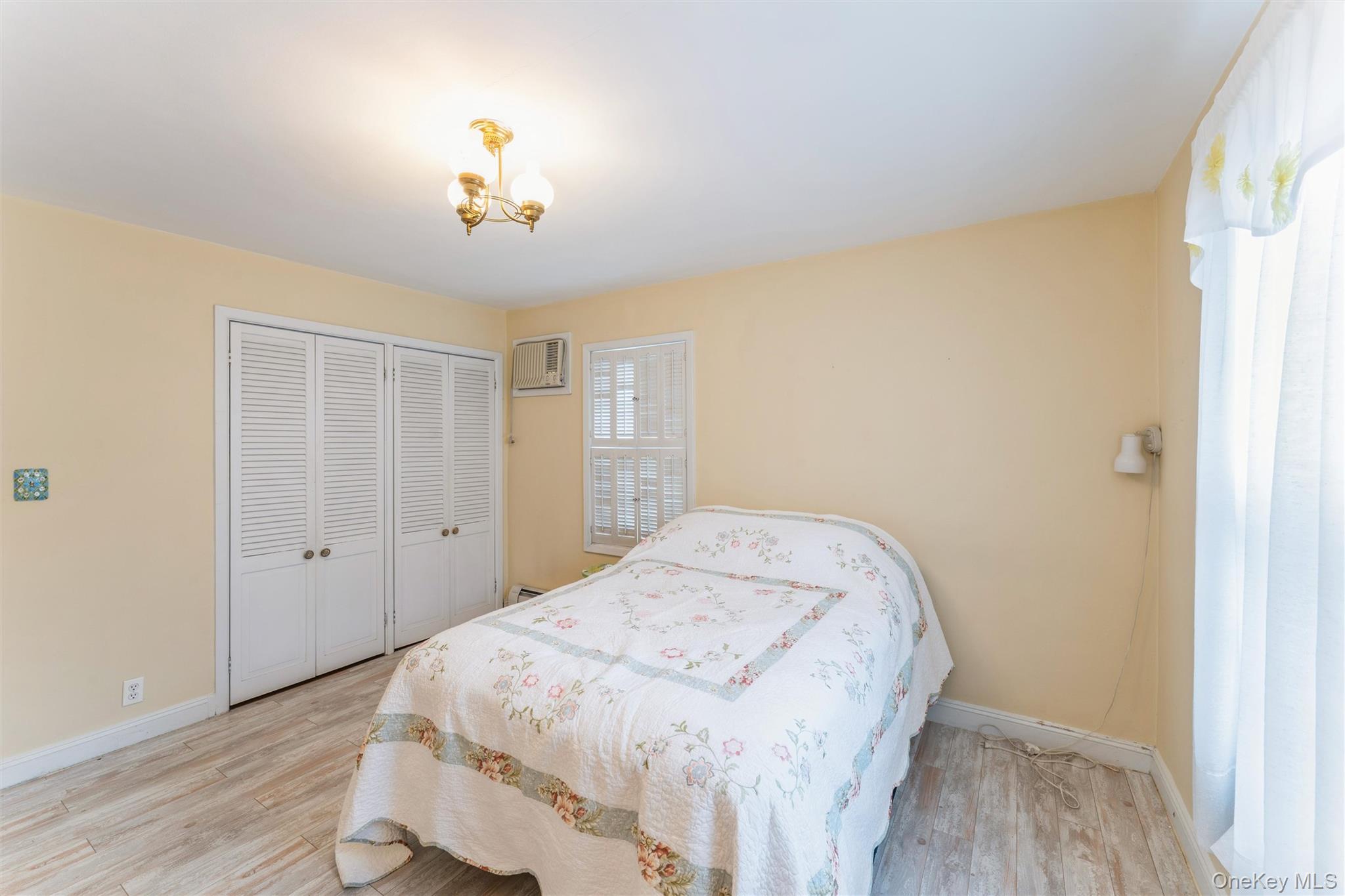 Williston Park, New York, 11596, United States, 3 Bedrooms Bedrooms, ,2 BathroomsBathrooms,Residential,For Sale,1960475