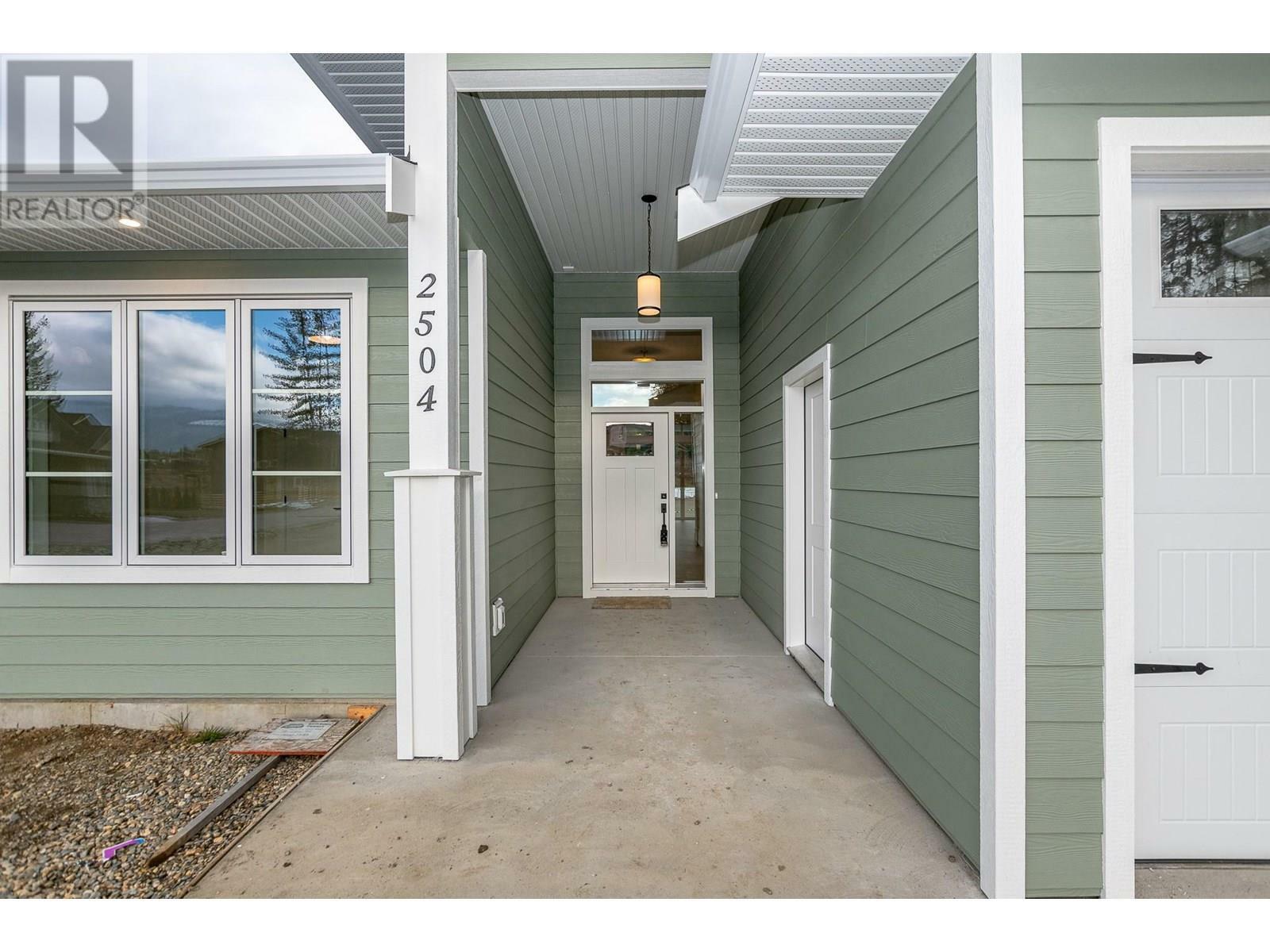 BLIND BAY, British Columbia, V0E 1H0, CA, 3 Bedrooms Bedrooms, ,2 BathroomsBathrooms,Residential,For Sale,1836853