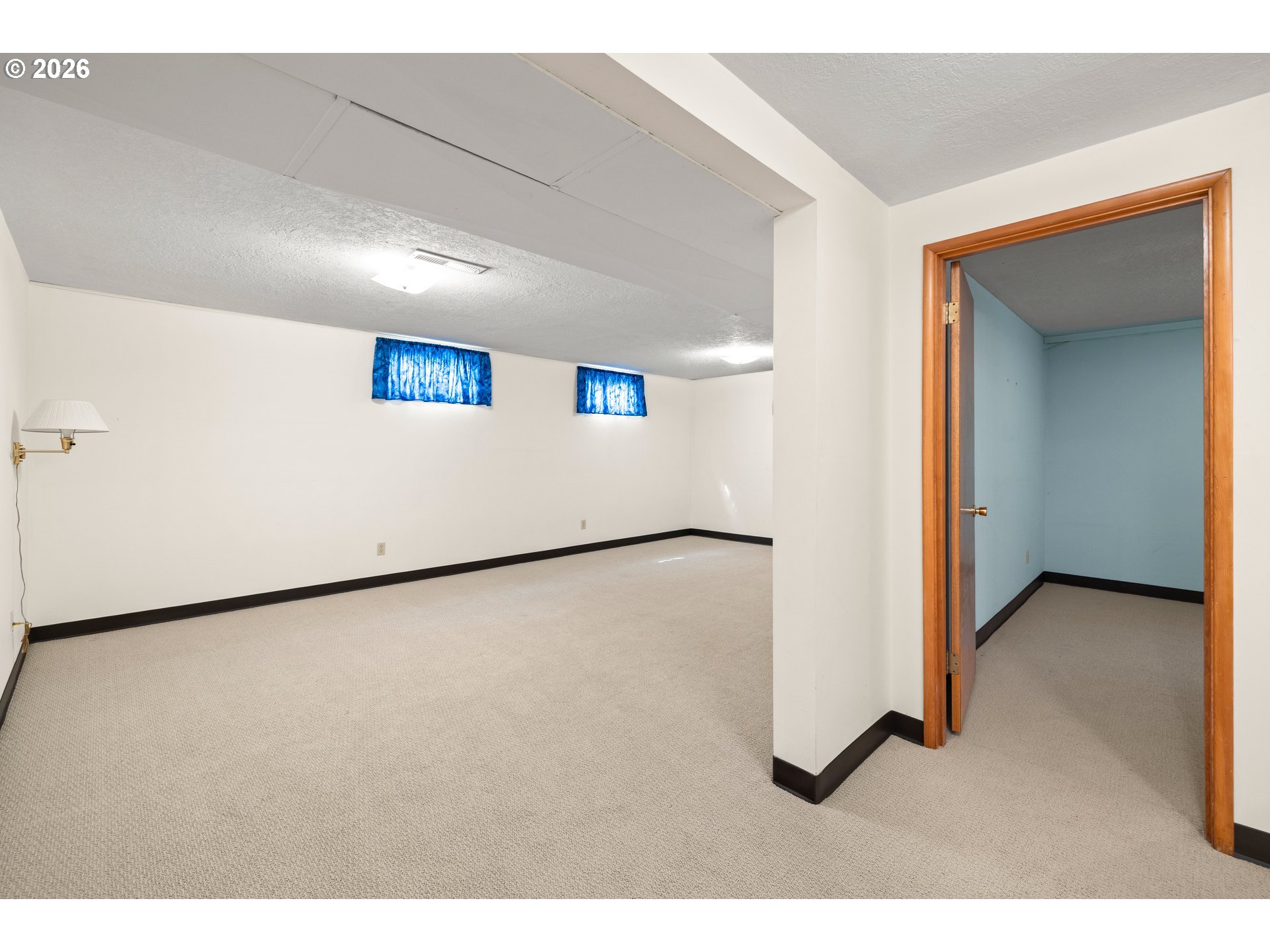 Portland, Oregon, 97230, United States, 3 Bedrooms Bedrooms, ,2 BathroomsBathrooms,Residential,For Sale,2040428