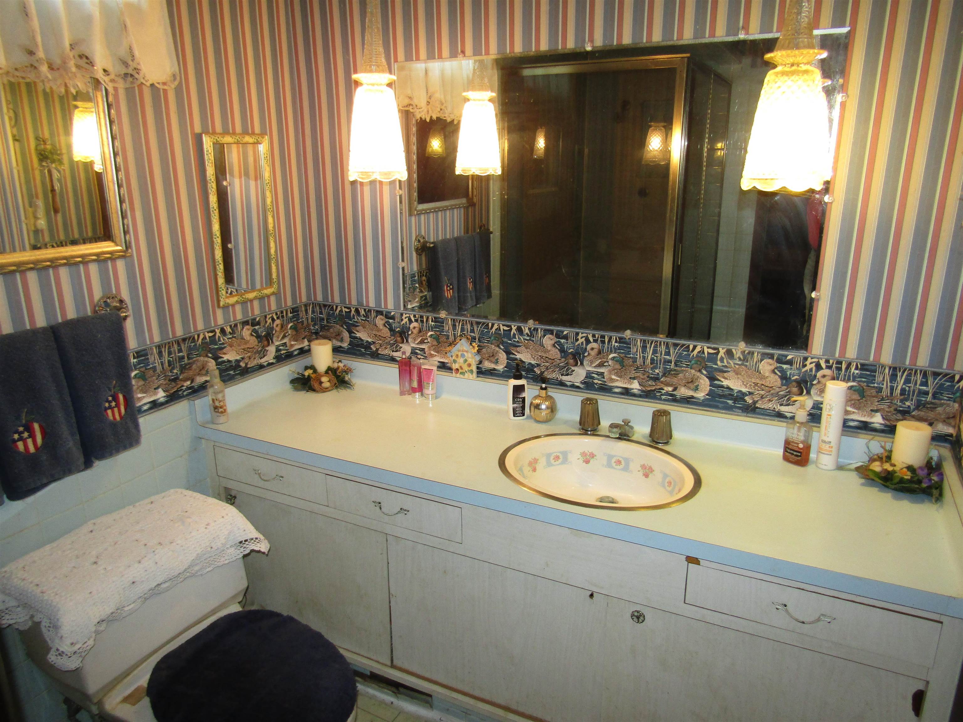 Beloit, Wisconsin, 53511, United States, 6 Bedrooms Bedrooms, ,5 BathroomsBathrooms,Residential,For Sale,1923330