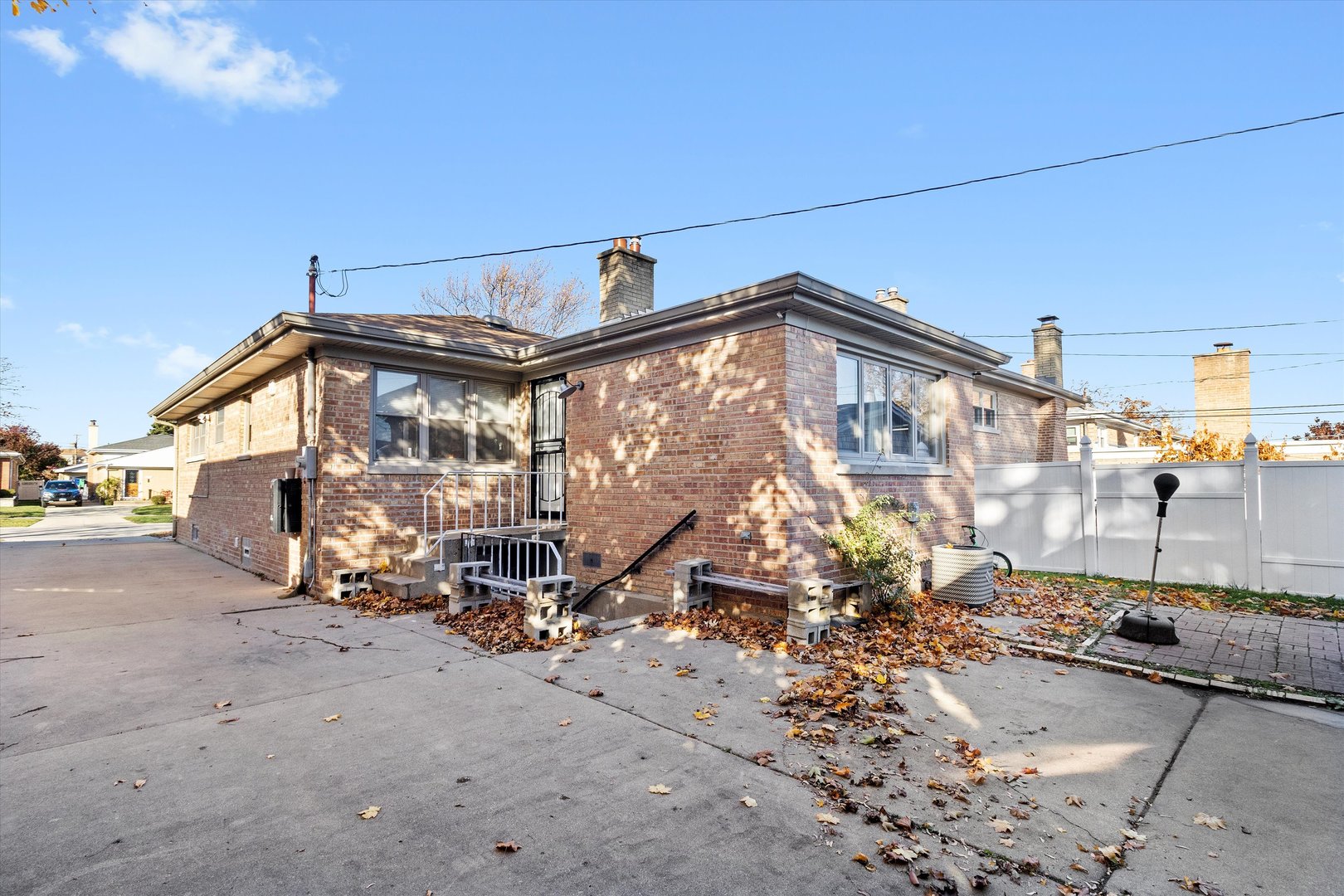 Niles, Illinois, 60714, United States, 3 Bedrooms Bedrooms, ,2 BathroomsBathrooms,Residential,For Sale,2000333