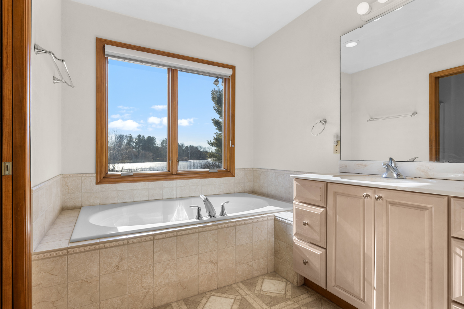 Roscoe, Illinois, 61073, United States, 3 Bedrooms Bedrooms, ,4 BathroomsBathrooms,Residential,For Sale,2011346