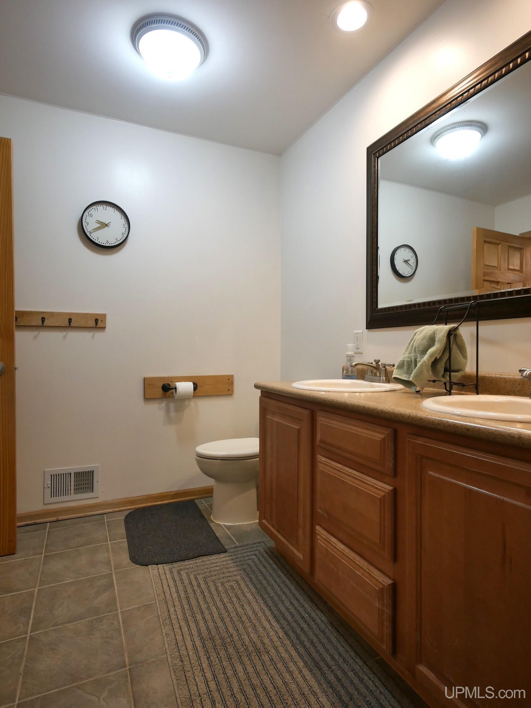 Houghton, Michigan, 49931, United States, 4 Bedrooms Bedrooms, ,3 BathroomsBathrooms,Residential,For Sale,1924380
