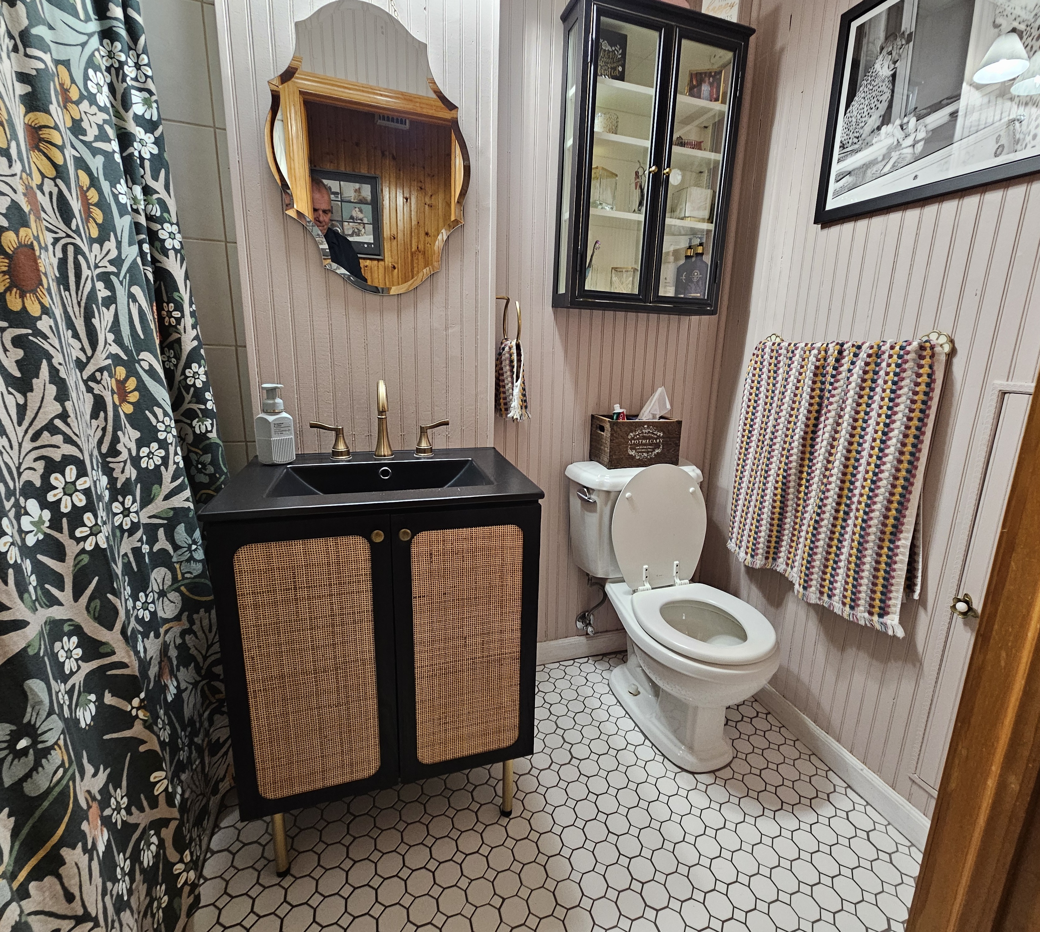 Glendale, New York, 11385, United States, 5 Bedrooms Bedrooms, ,2 BathroomsBathrooms,Residential,For Sale,1987833