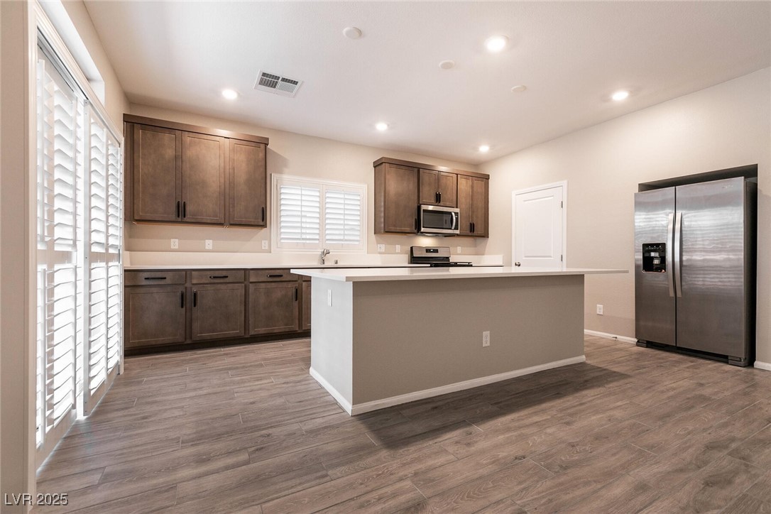 Las Vegas, Nevada, 89141, United States, 3 Bedrooms Bedrooms, ,2 BathroomsBathrooms,Residential,For Sale,1988109